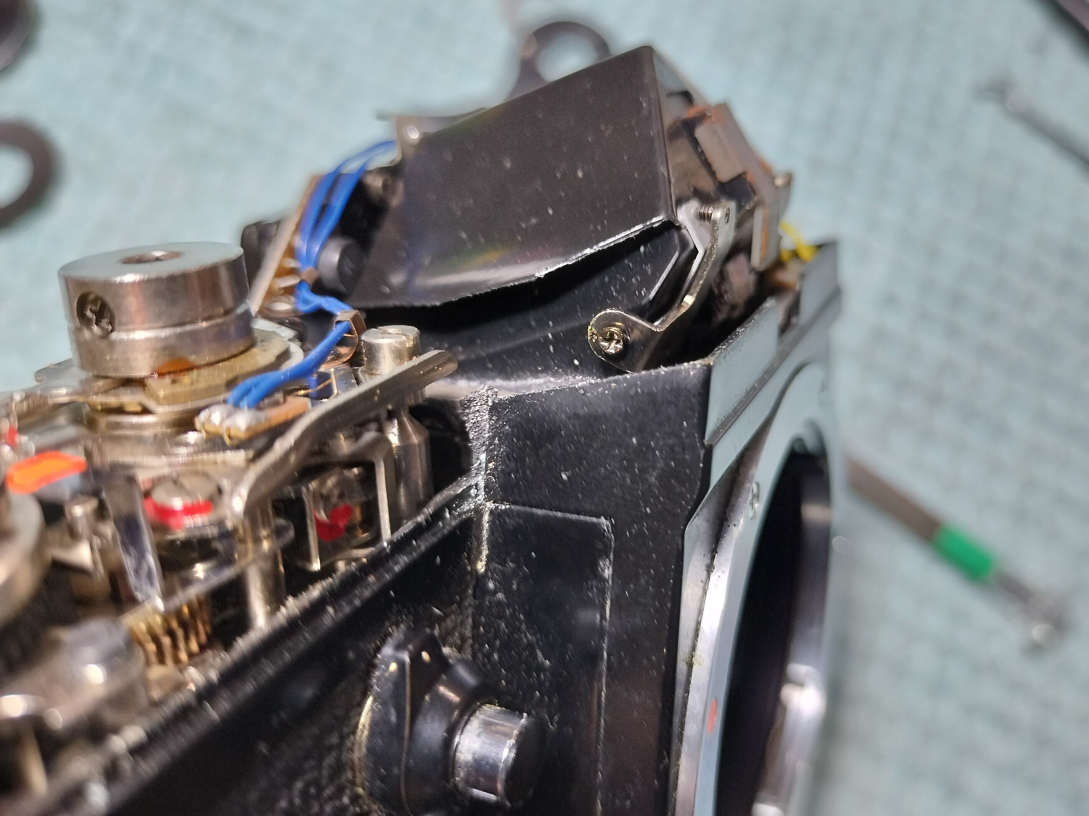 Pentax KXの分解｜フィルムカメラ修理のアクアカメラ