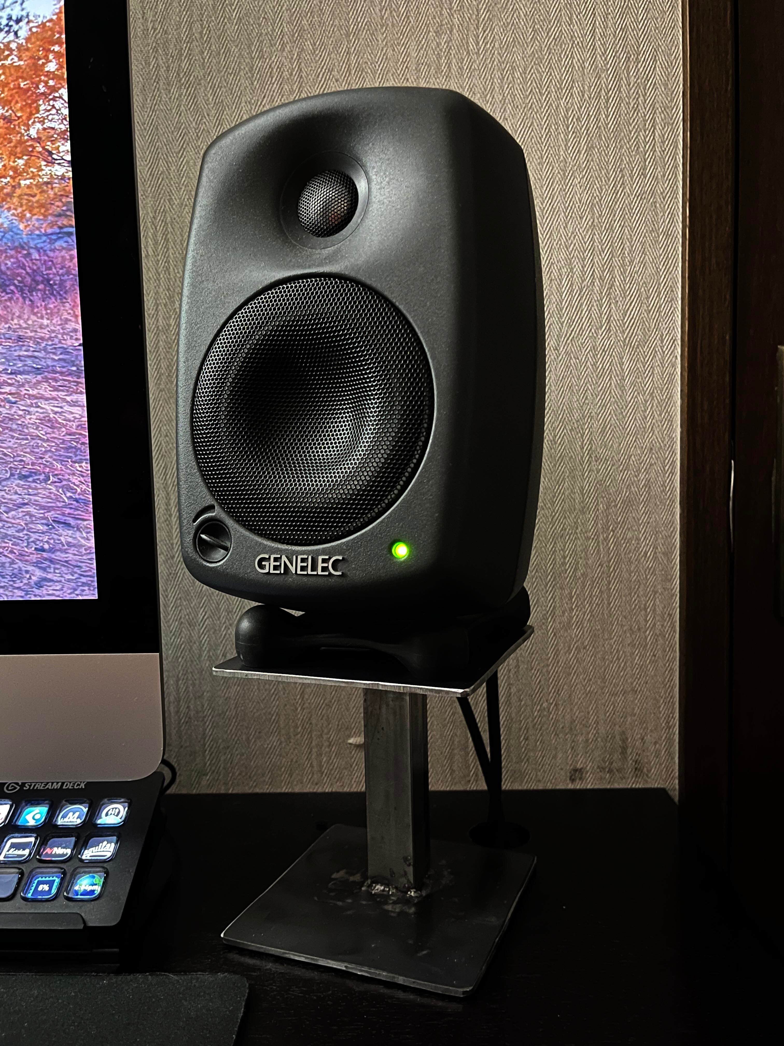 GENELEC 8020C スピーカー 　ジャンク GENELEC 8020C スピーカー ジャンク 美品 GENELEC 8020C モニター