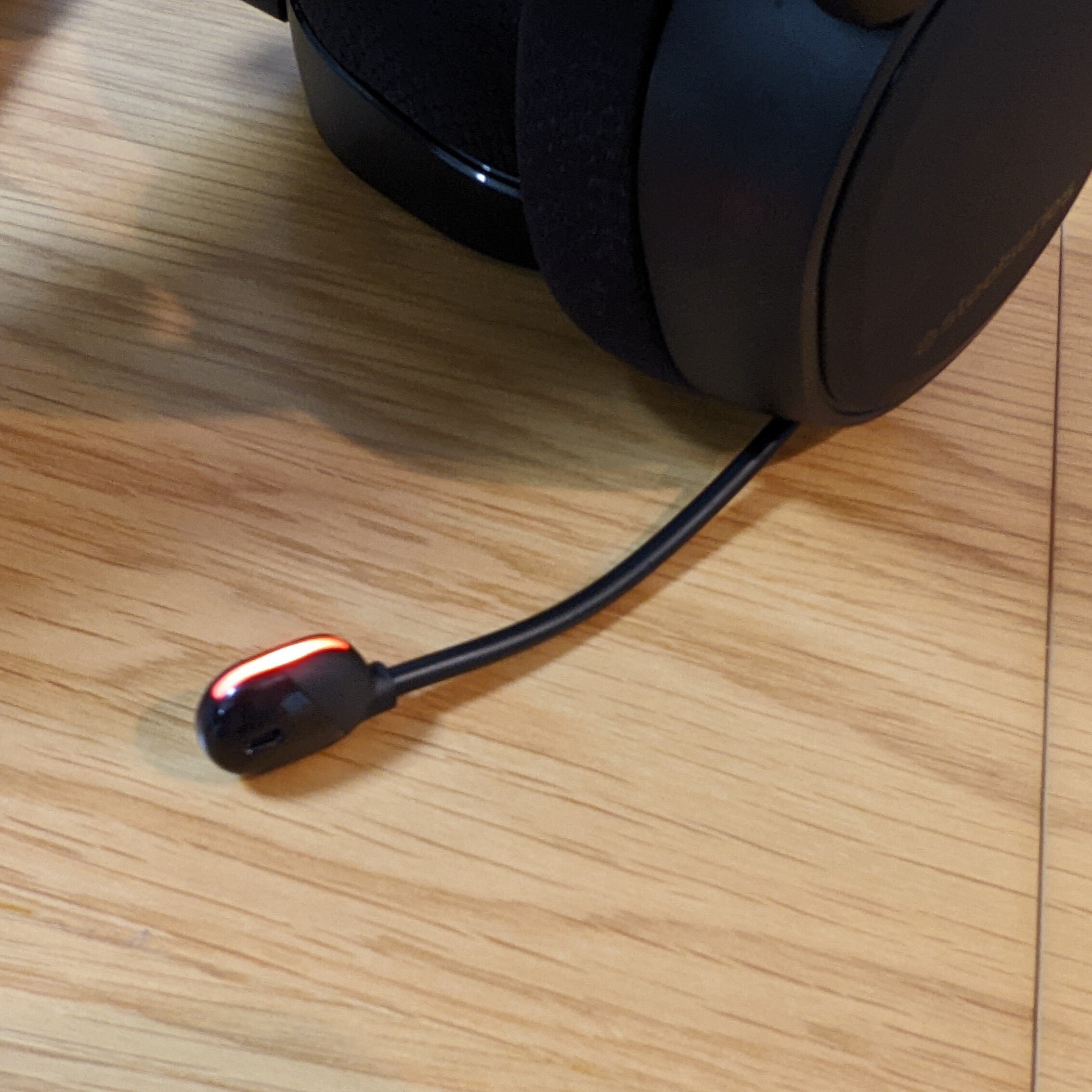 SteelSeries ARCTIS 9」 レビュー 全部入りのワイヤレスヘッドセット｜CON