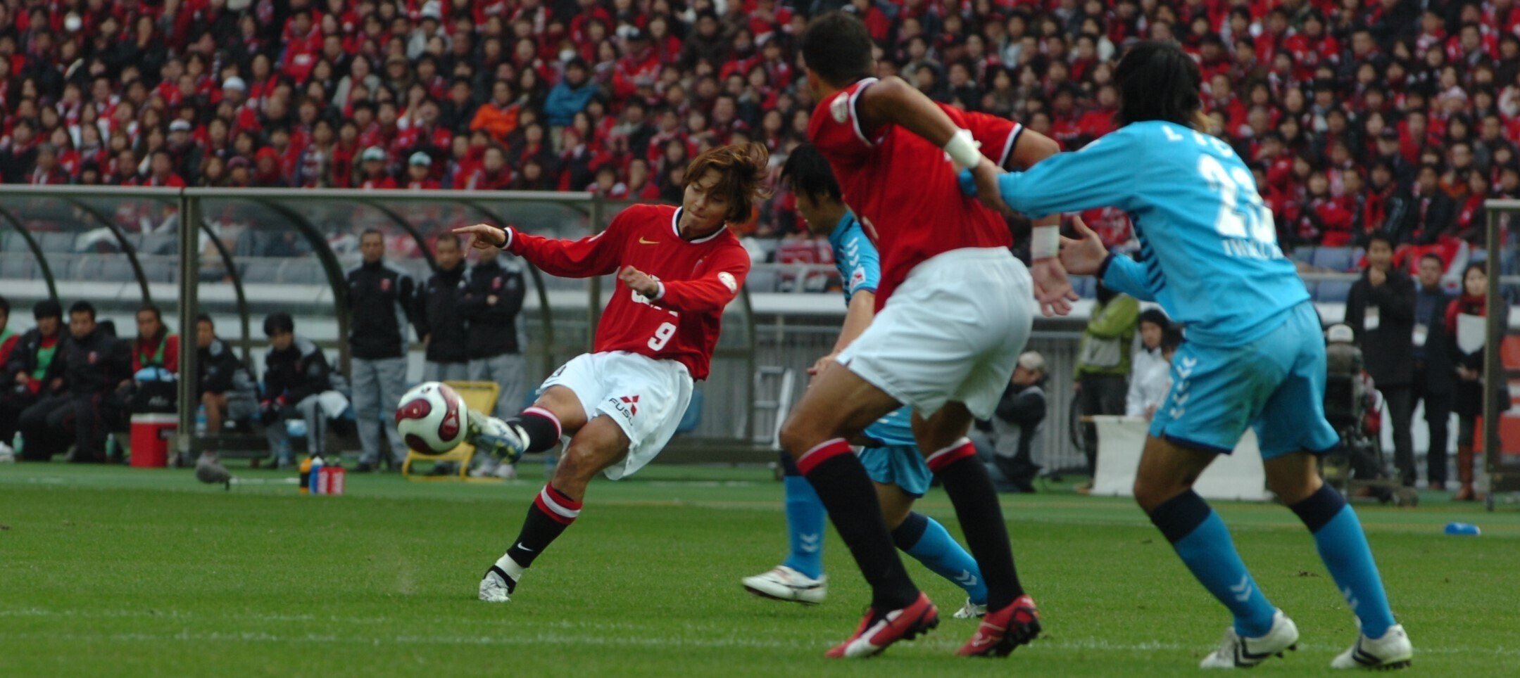 エンポリオアルマーニ ミズノ スニーカー 阿部勇樹 浦和レッズ サイン サッカー エンポリオアルマーニ ミズノ スニーカー 阿部勇樹 浦和レッズ