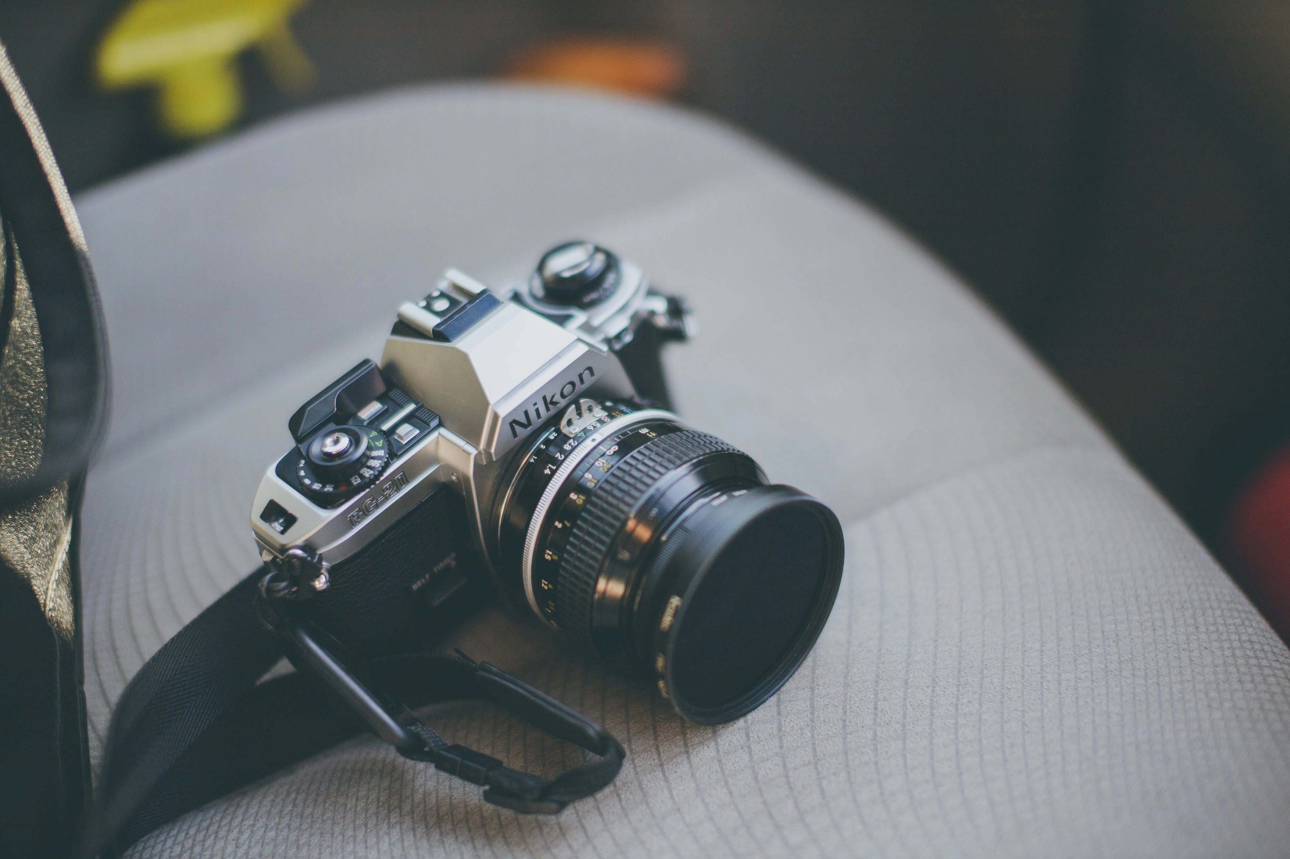 上がり」のカメラNikon FE2、お別れか？｜おかたろ@きょうも灯台
