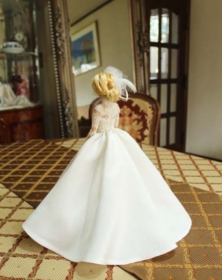 ウェディングドレスをミニチュア3アイテムへリメイク。HanaKana人気の3大ミニチュア。 レースの華やかさを再現したミニチュアたち👗 # ウェディングドレスリメイク #ミニチュアトルソー #ミニチュアフレーム #人形コスチューム #クラシカル #ウェディング #ミニチュア ... ミニチュアウェディングドレス23 A