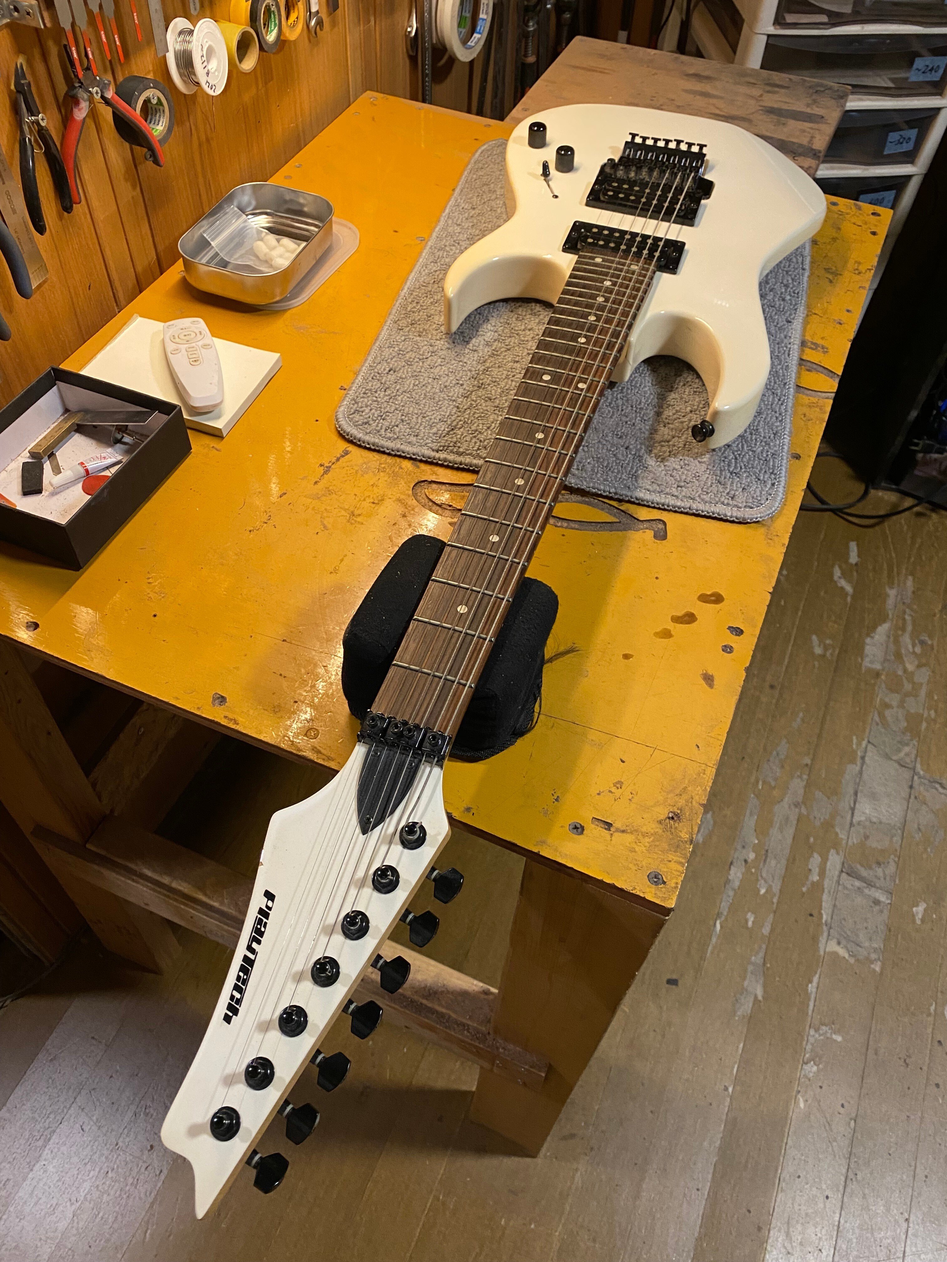 PLAYTECH 7弦ギター PTR7450FR ブラック です。