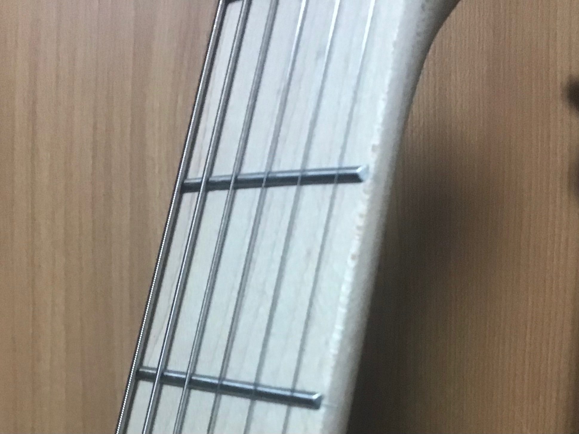 SOUND TIPS 4〜激安ギターのネックの感覚｜GiSAIONE