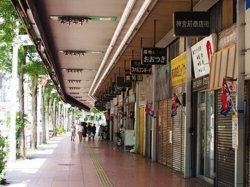 熱田神宮周辺にある商店街の画像です。