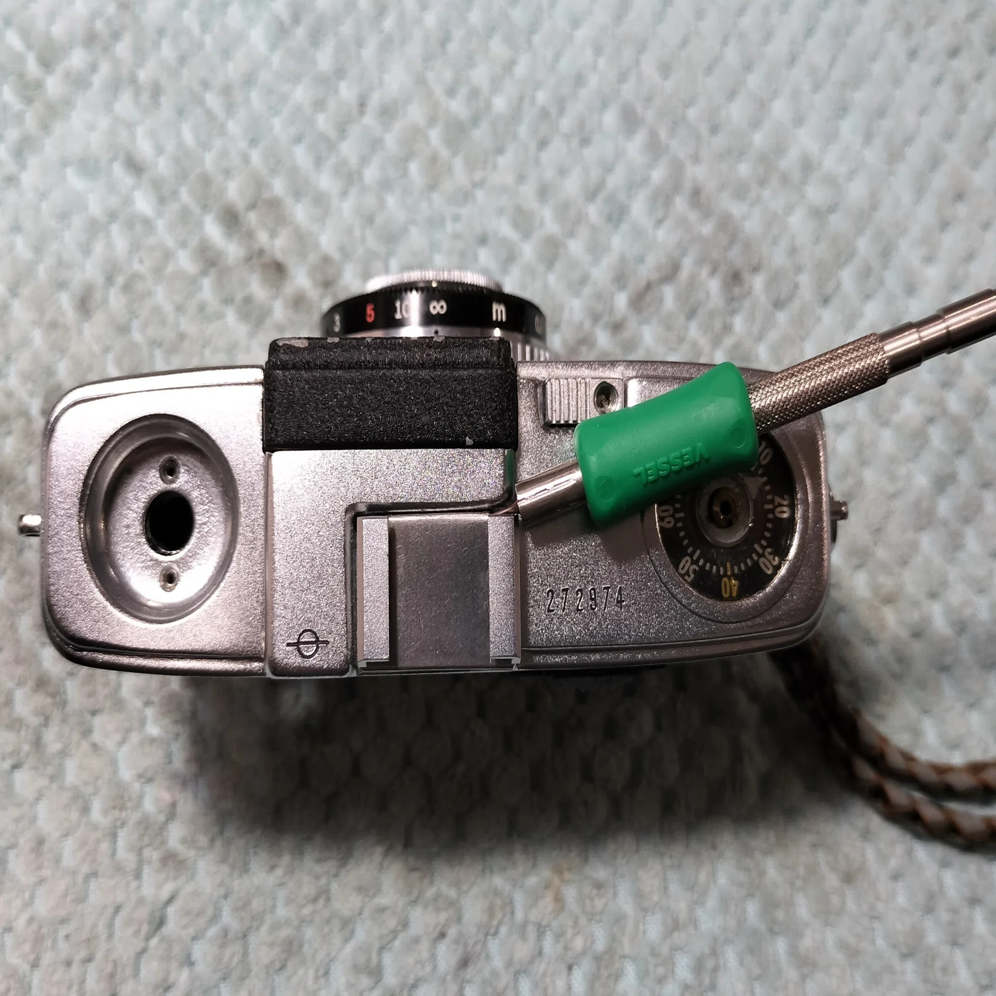 Olympus Pen Sの分解｜フィルムカメラ修理のアクアカメラ