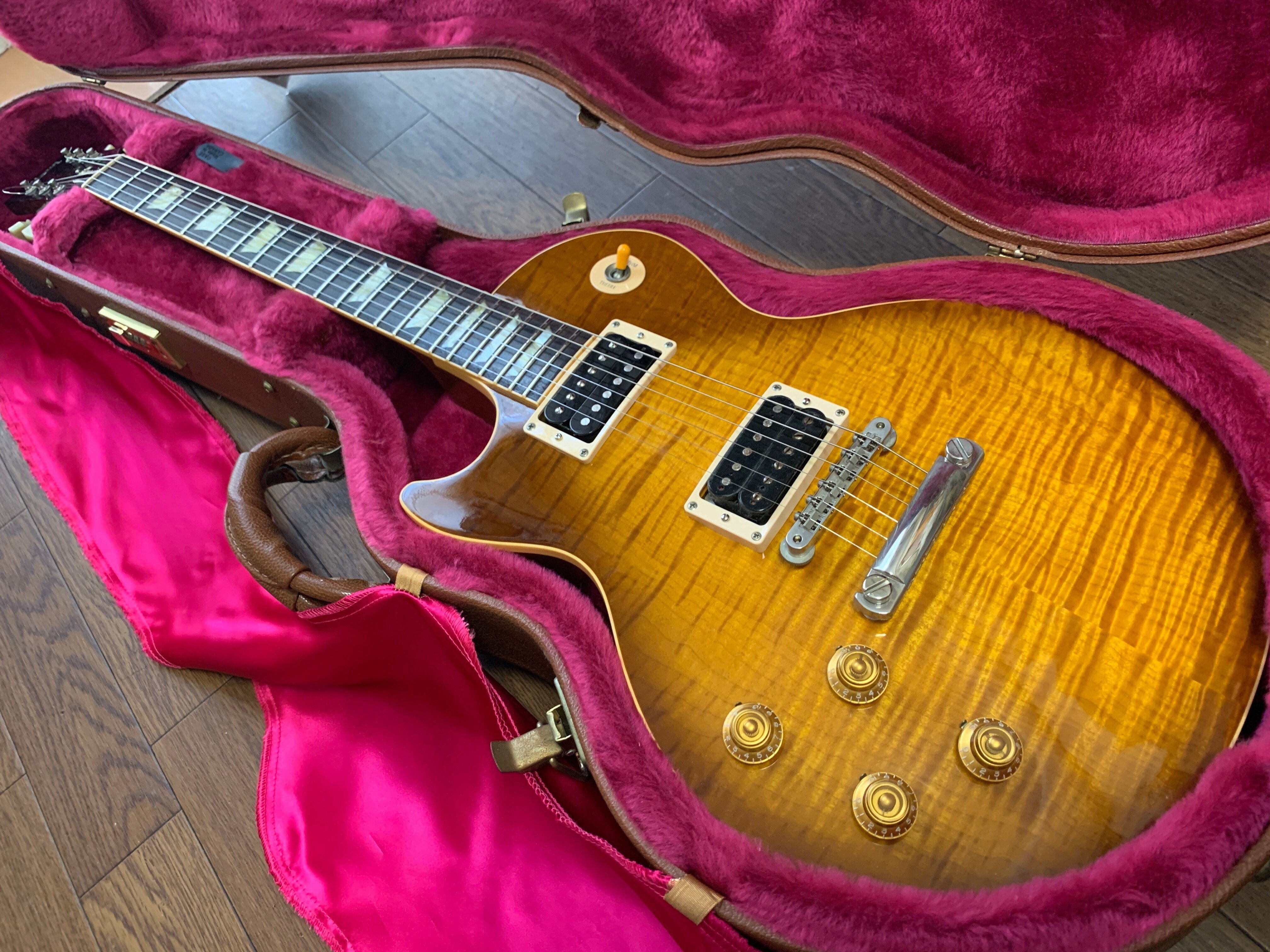 Red House エレキギター 展示在庫紹介 Red house Guitars エレキギター多数展示