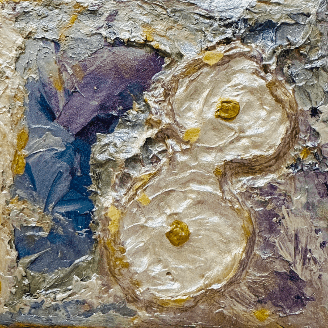 アクリル絵の具を重ね、立体感のある仕上がりが特徴的な作品を制作され