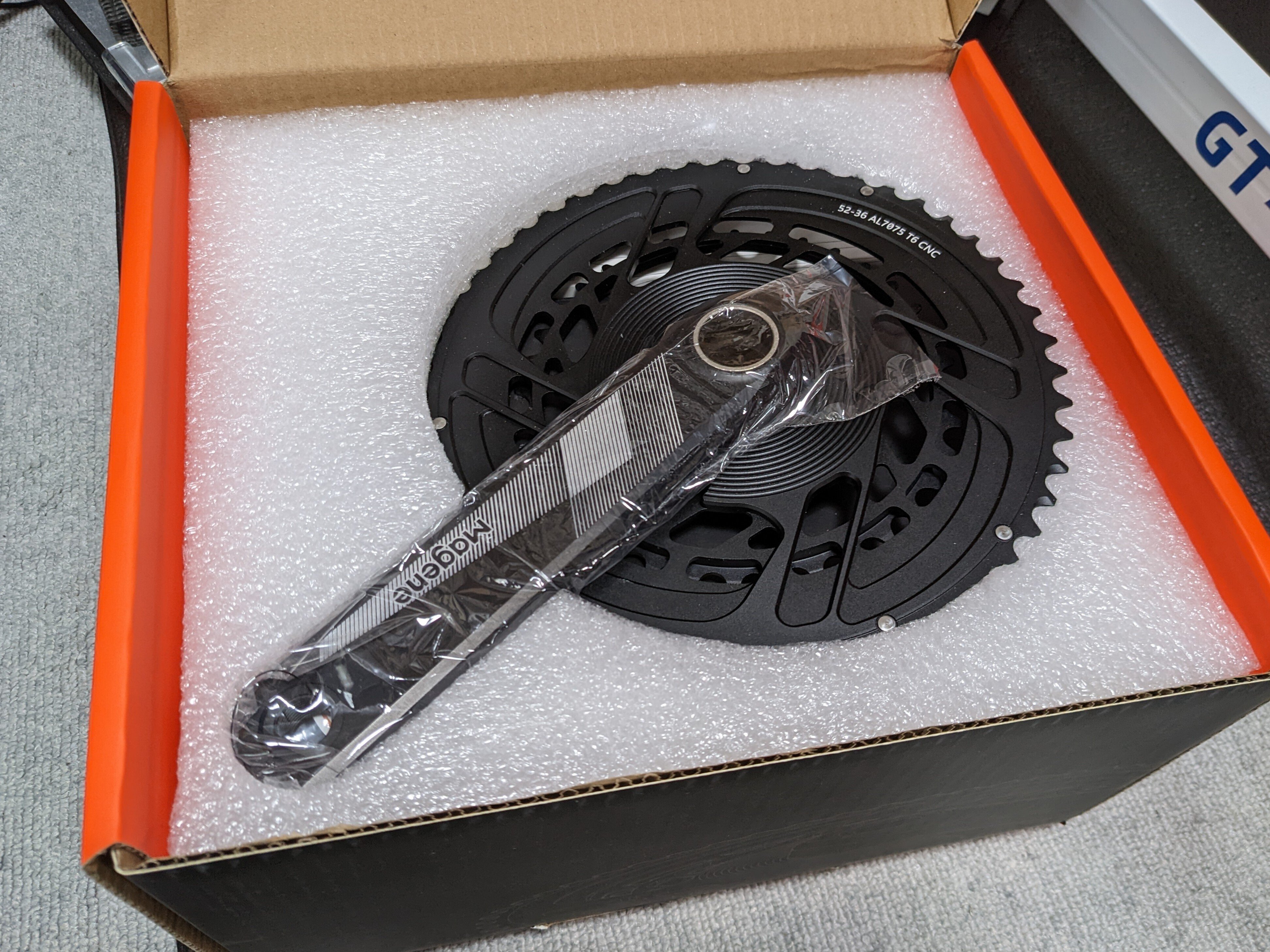 MageneのP325パワメクランクをシルバーに塗装する|Akira_Machida MageneのP325パワメクランクをシルバーに塗装する|Akira_Machida