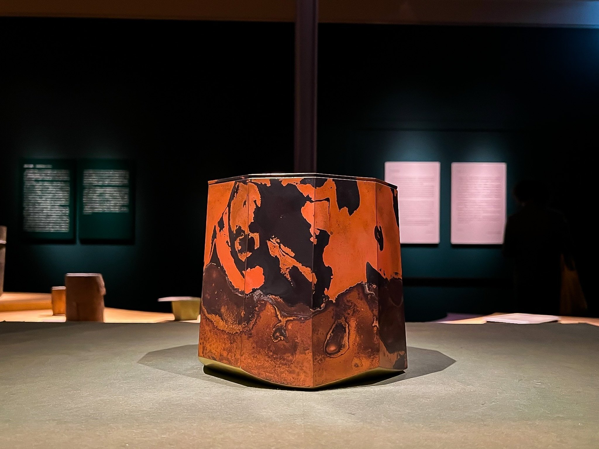 鋳銅、亀、美術年間に出ている 野上龍起 銅亀＜共箱付＞ | 明治工芸・明治金工の販売専門店なら