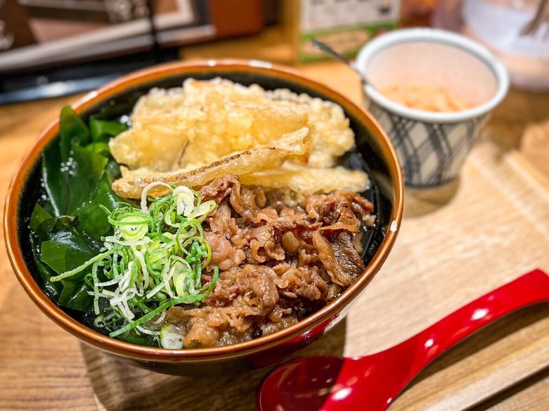 二〇加屋長介のごぼ天肉うどん