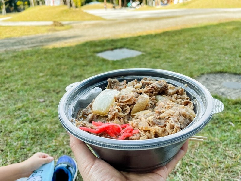 資さんうどんでテイクアウトした牛丼