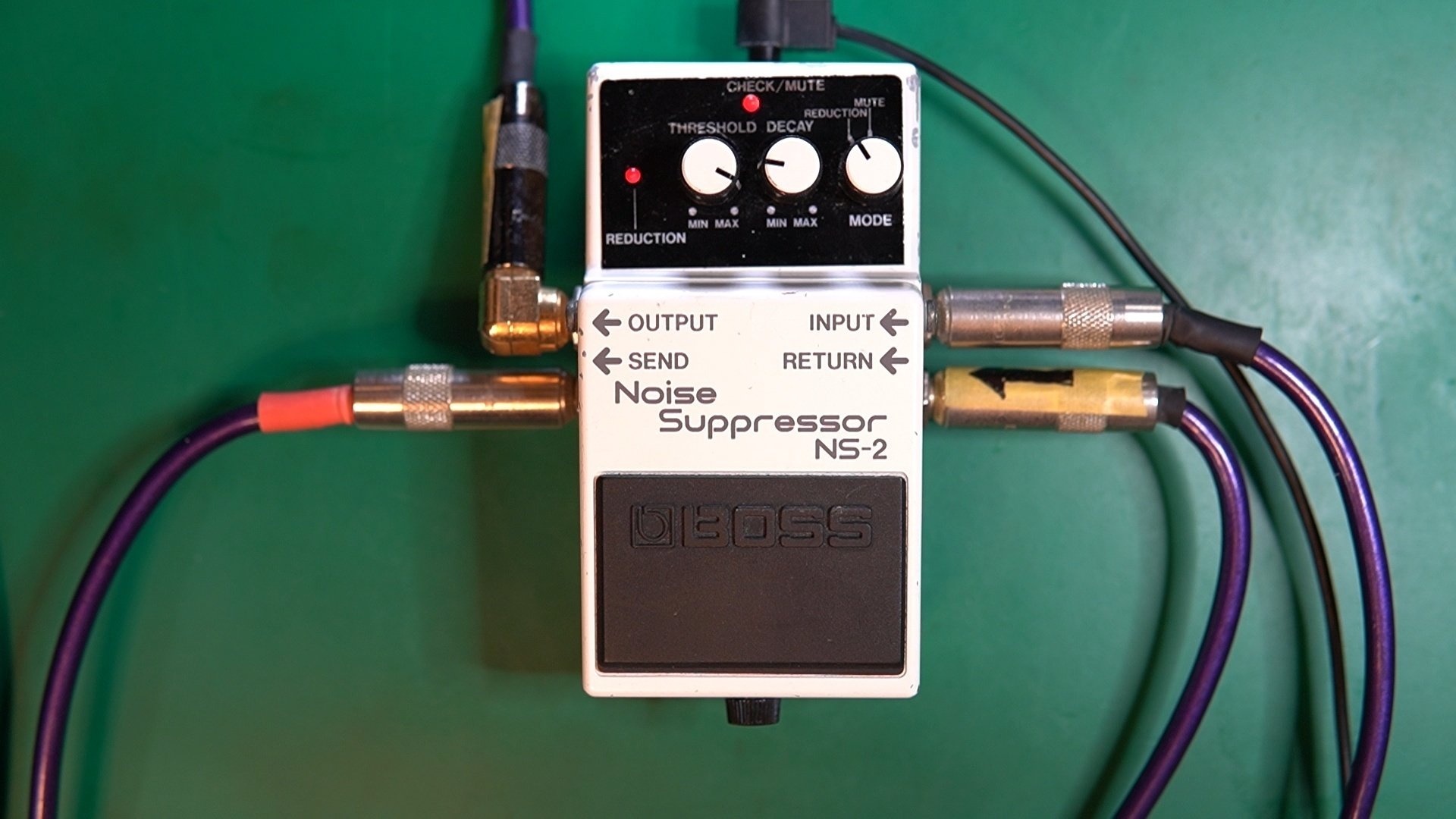 【10511】 BOSS NS-2 電池使用時 ランプ不灯 REPAIR]BOSS NS-2 No sound? Malfunctioning? Noise? It's all