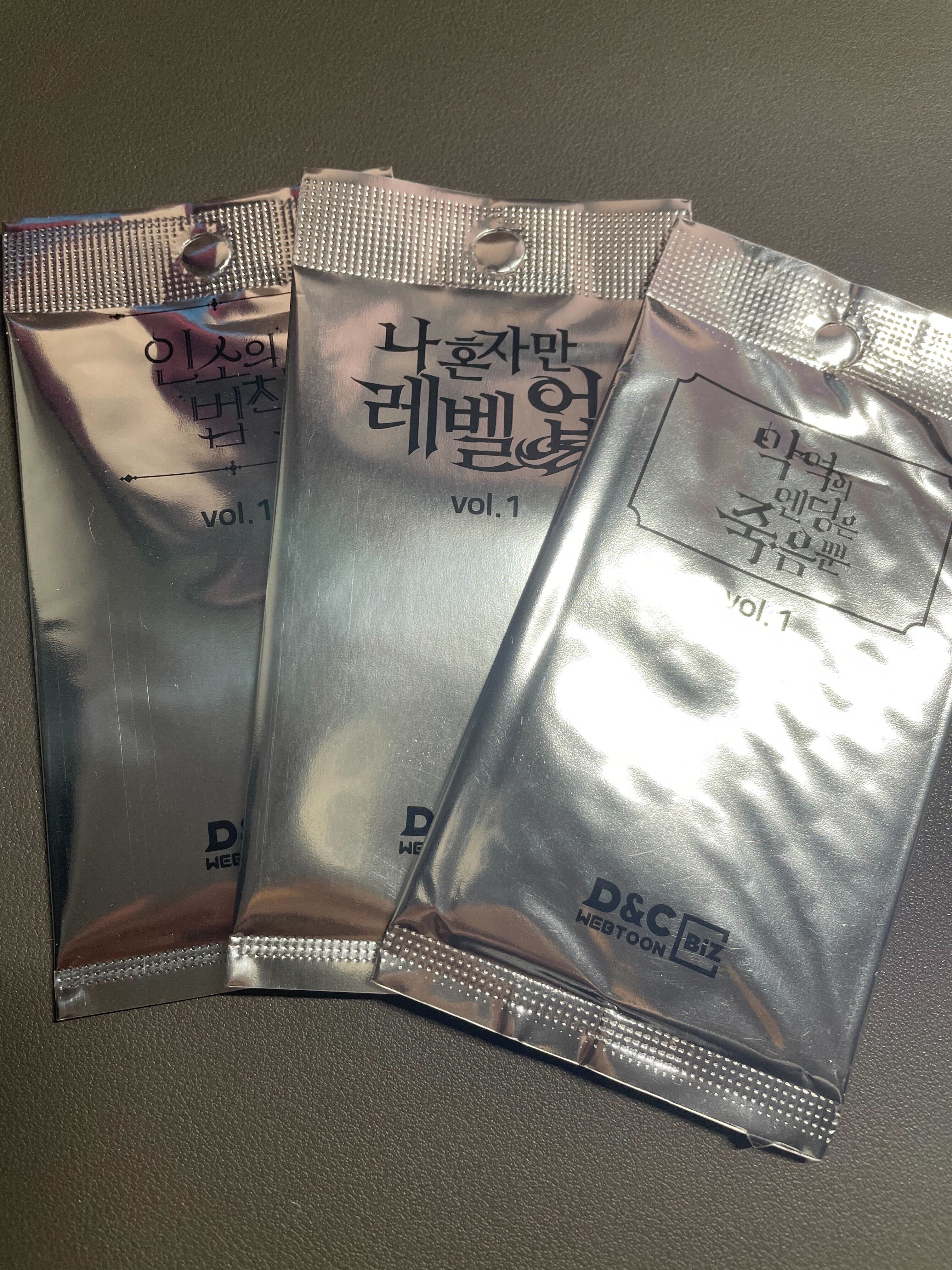 韓国AGF2022で購入したWEBTOON作品のグッズ紹介｜遠藤＠マンガ事業