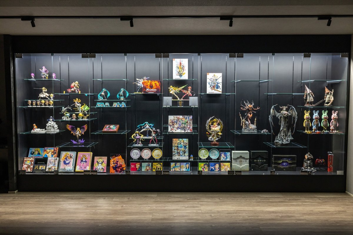 超大型】フィギュア用コレクションケースを特注で制作した話｜kamia 
