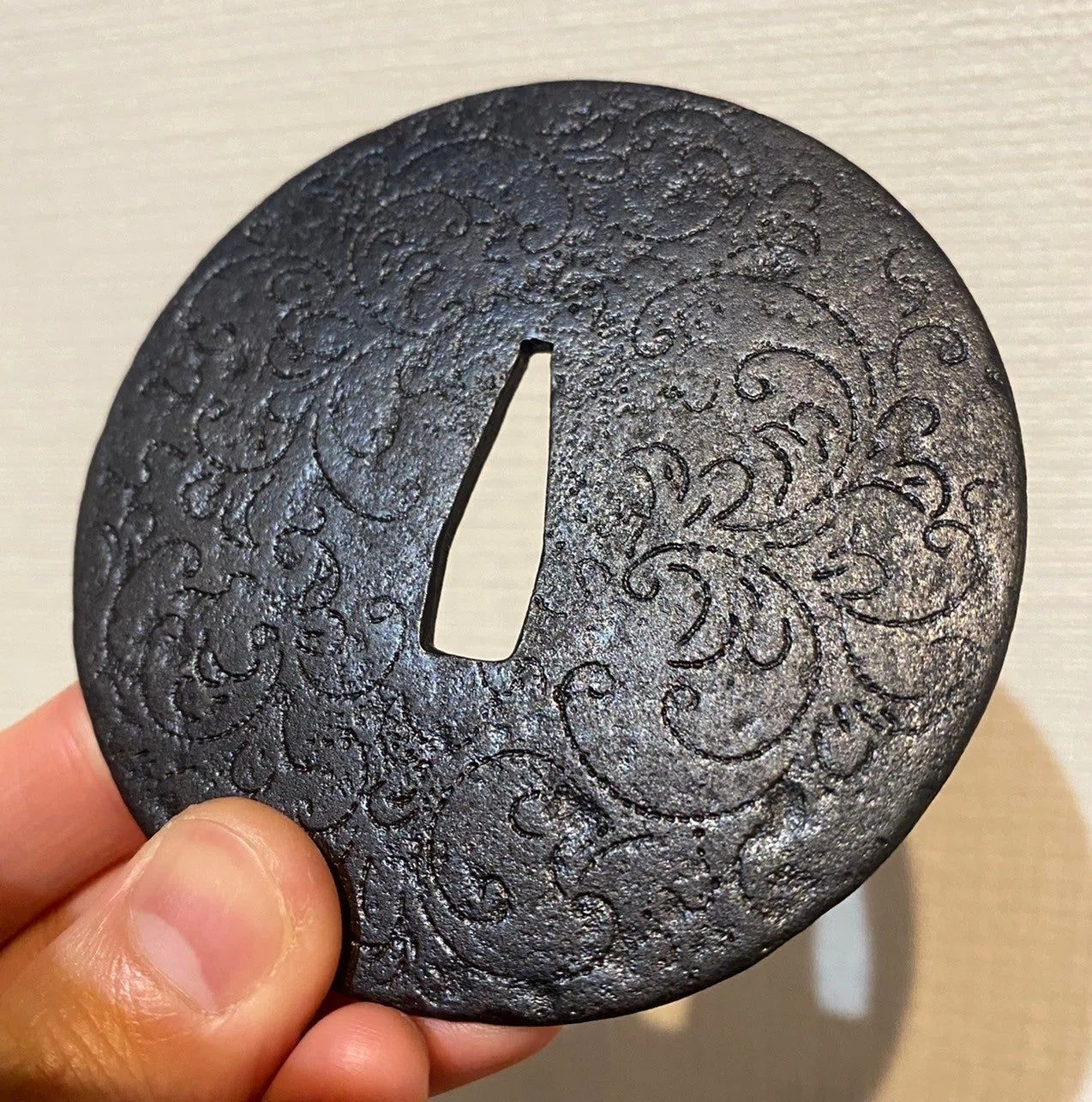 異様にずれた小柄櫃孔、笄櫃孔の鐔｜刀箱師の日本刀ブログ 中村圭佑