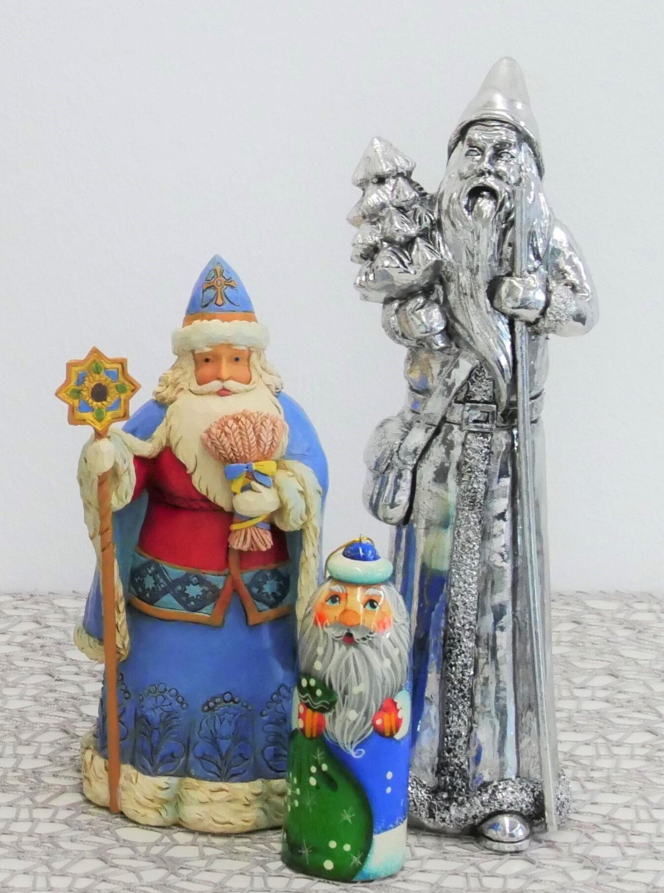 ロシアのサンタ人形のマローズ爺さん ロシアのサンタ人形のマローズ爺さん リャビーナ【マトリョーシカと