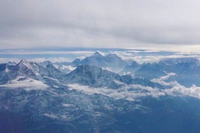 ネパールの上空から見たヒマラヤ山脈