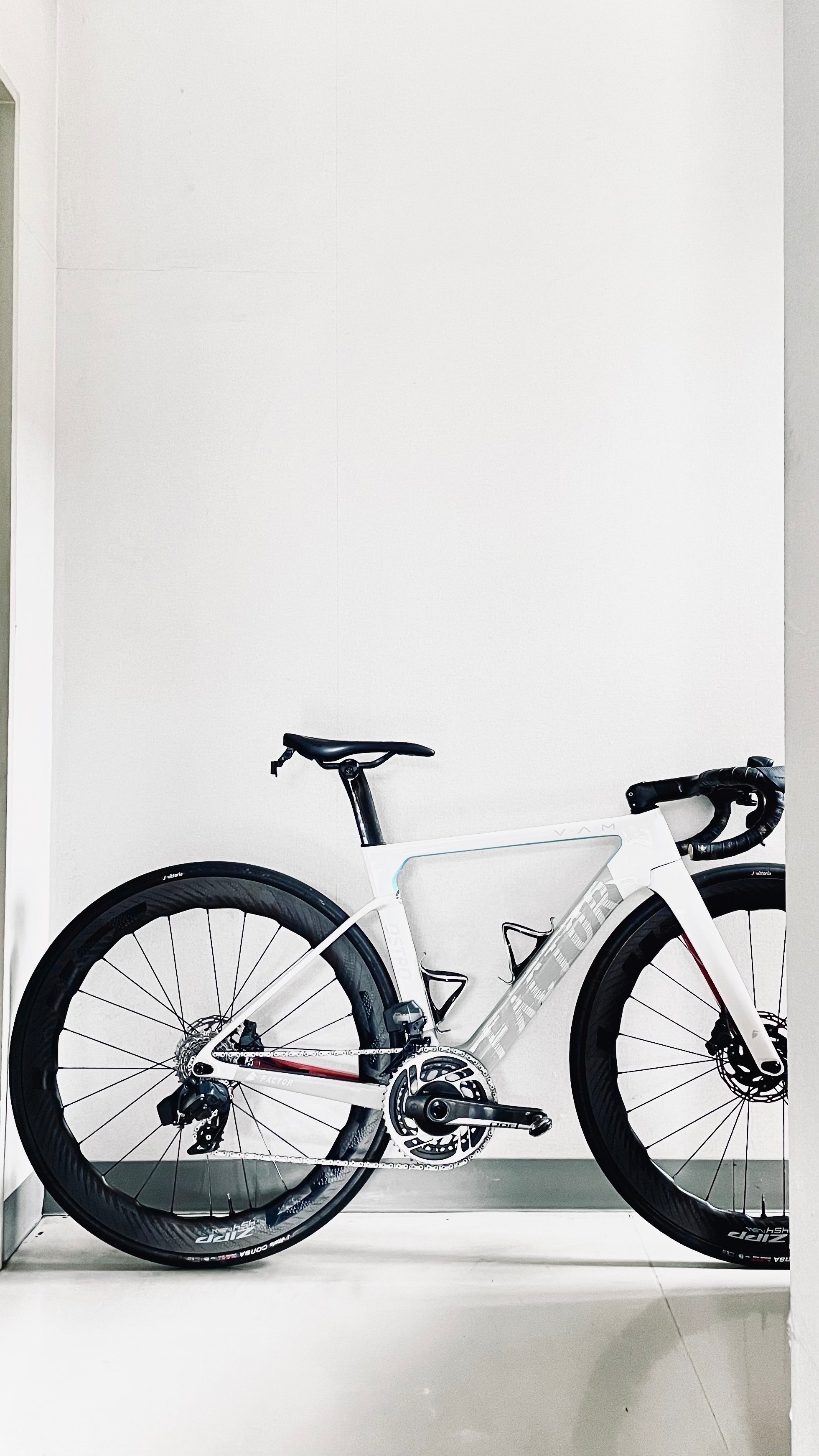自転車本体 zipp454 nsw インプレッション】ZIPP 454 NSW Tubeless Disc ｜877Bicycle🍌