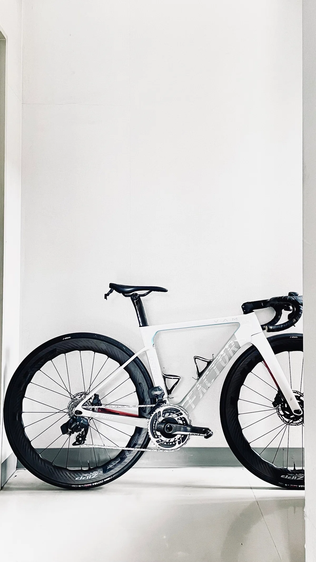 インプレッション】ZIPP 454 NSW Tubeless Disc ｜877Bicycle?