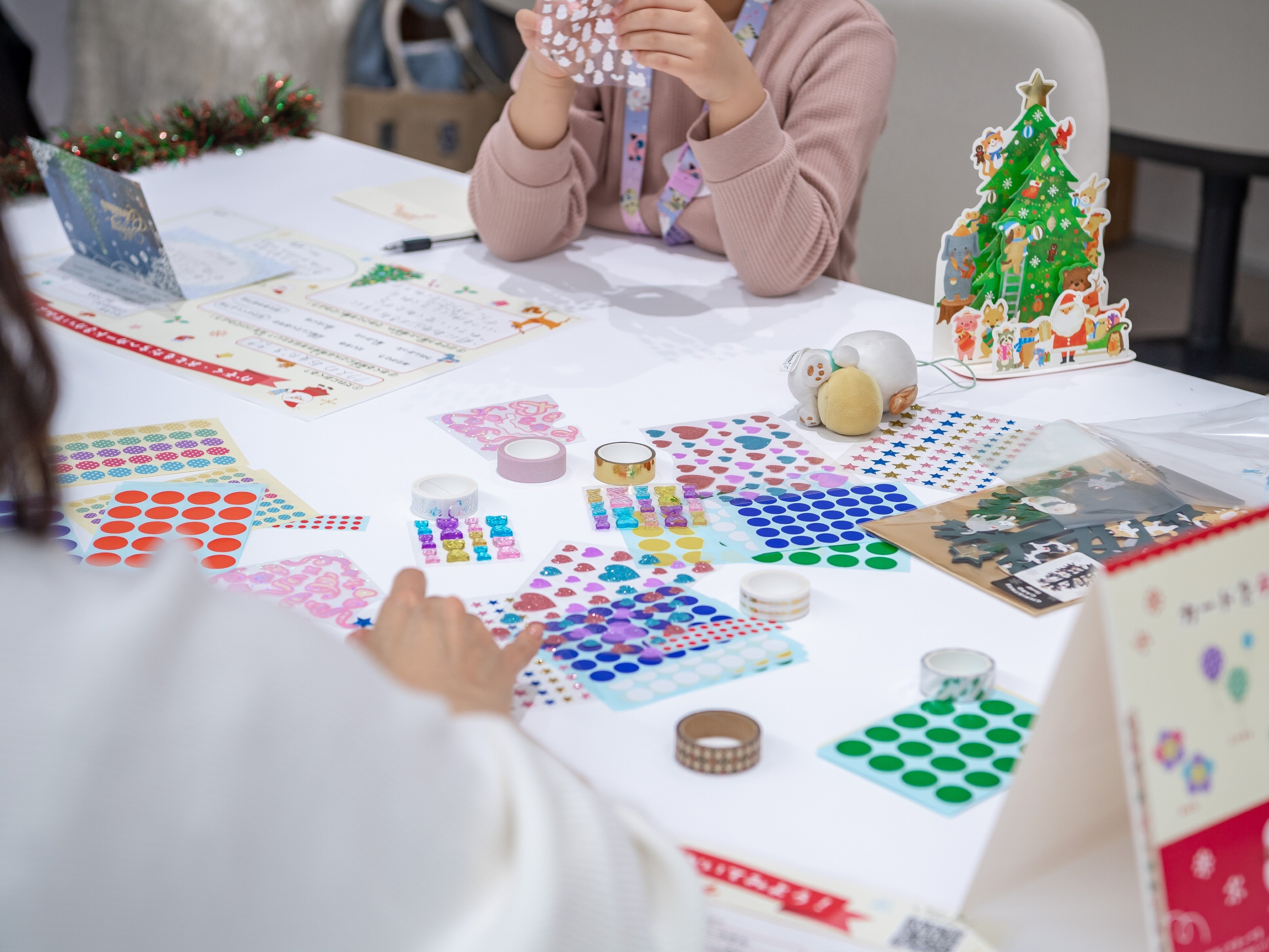 クリスマスカードを書いてみよう！子どもたちに向けたワーク