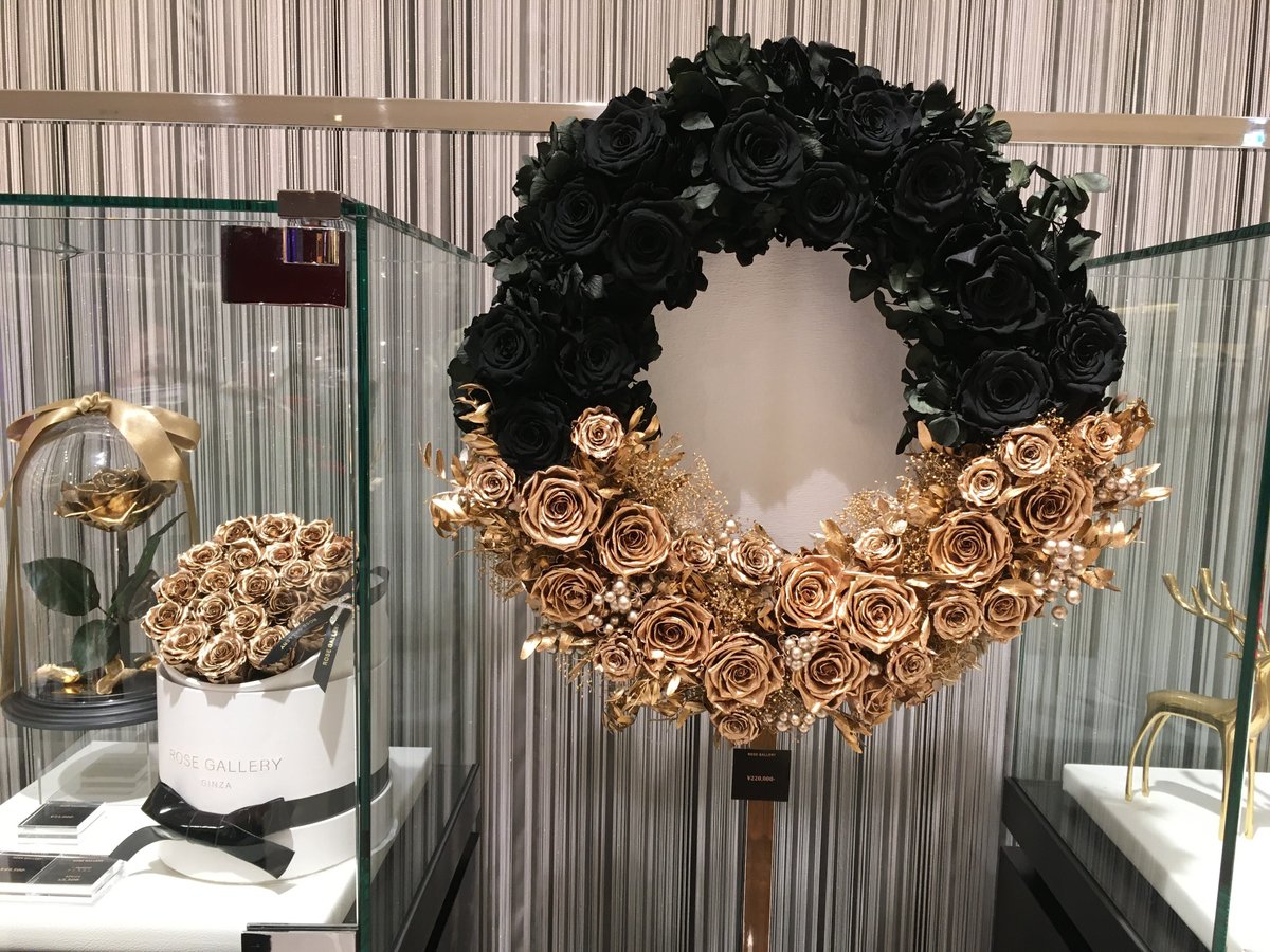 クリスマスギフトにバラの花を添えて（デパート巡り＆花飾り・作詞  