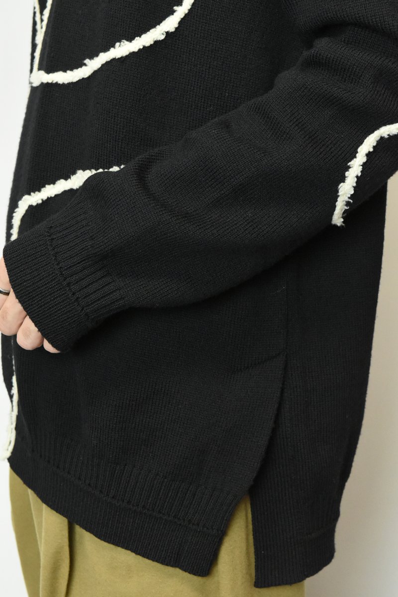 Khéiki（ケイキ）　Embroidered Sweater
