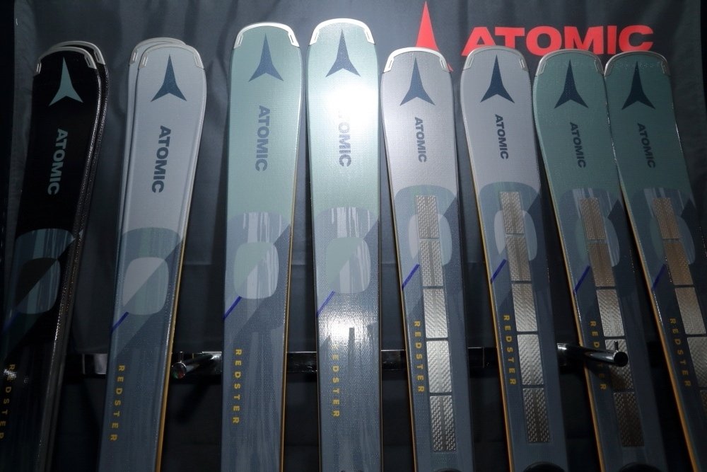SKI GEAR 2022/23＞ 今どきのスキー選びはセンター幅に注目
