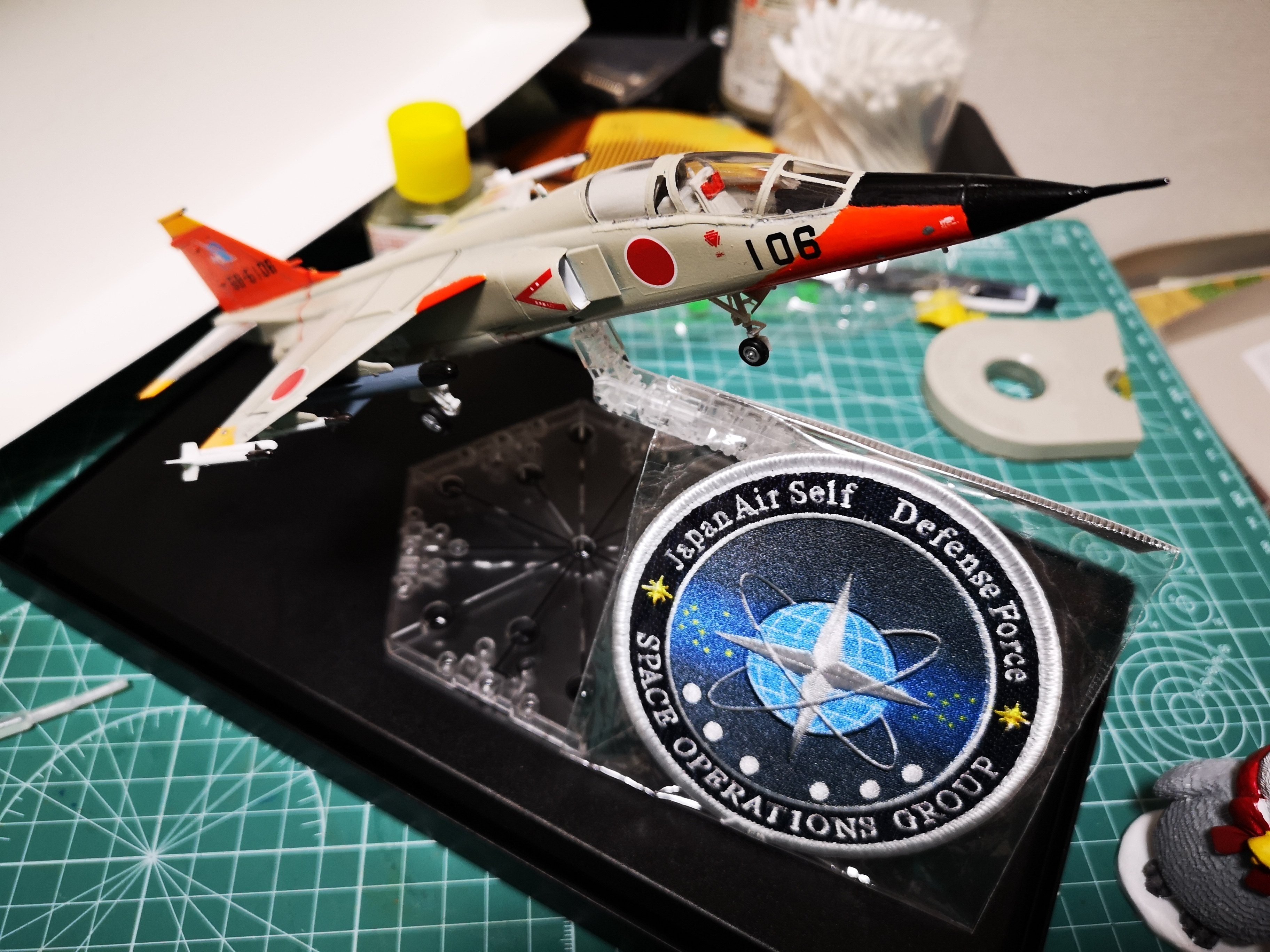 超レア　ブルーインパルスT2 後期型　生写真 Mitsubishi T-2 特別仕様機（Hasegawa 1/72）＞特集 陸海空