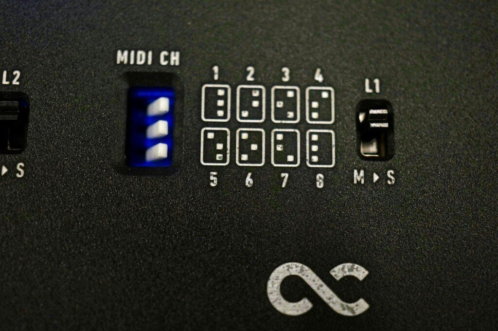 One Control Caiman Tail LoopとMIDI Dual Loopを組み合わせると One Control Caiman Tail LoopとMIDI Dual Loopを組み合わせると