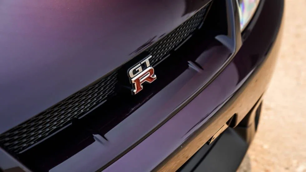 33スカイライン 純正フロントバンパー 紫 NISSAN スカイラインGT-R(BCNR33)]のミッドナイトパープル色について