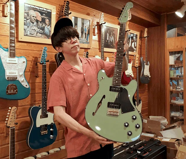 随時更新】sumika・片岡 健太の使用ギター｜燈