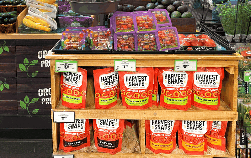 野菜売り場に並ぶ「HARVEST SNAPS」の写真