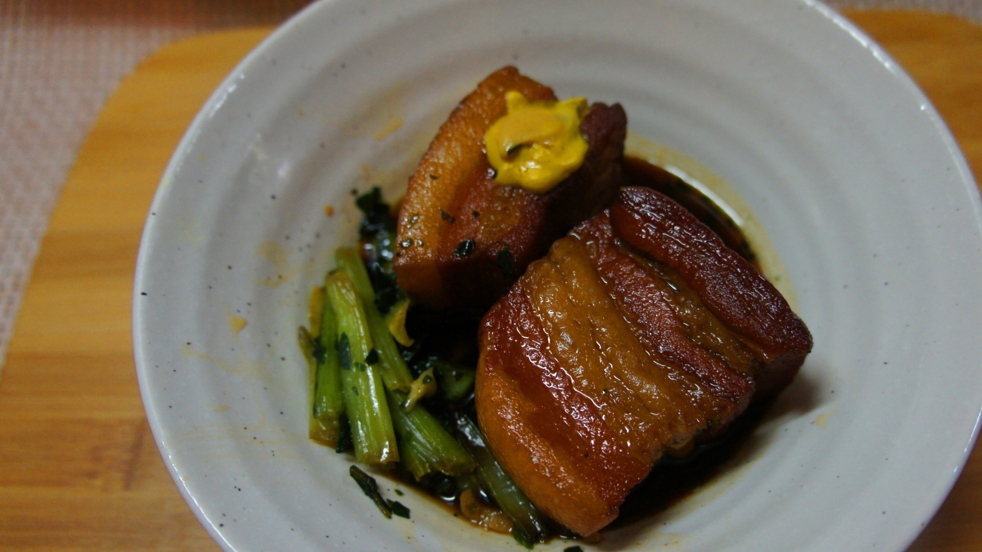 じっくり煮込んでトロトロに【ラフテー（豚の角煮）】レシピ｜青空ぷらす