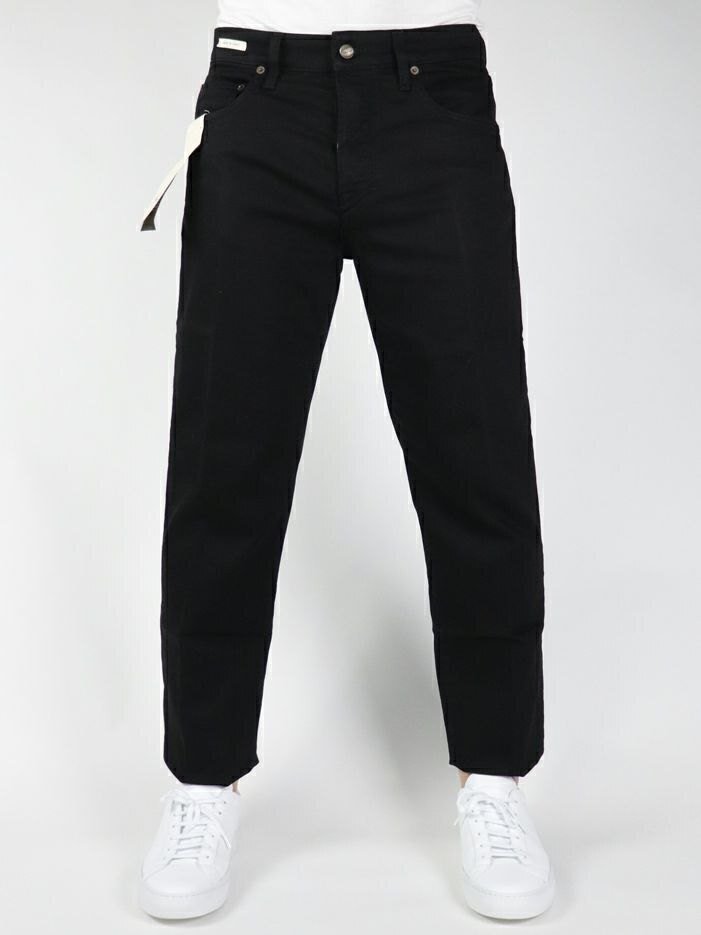 30代・40代に支持される履き心地抜群のデニムパンツ｜Sumi