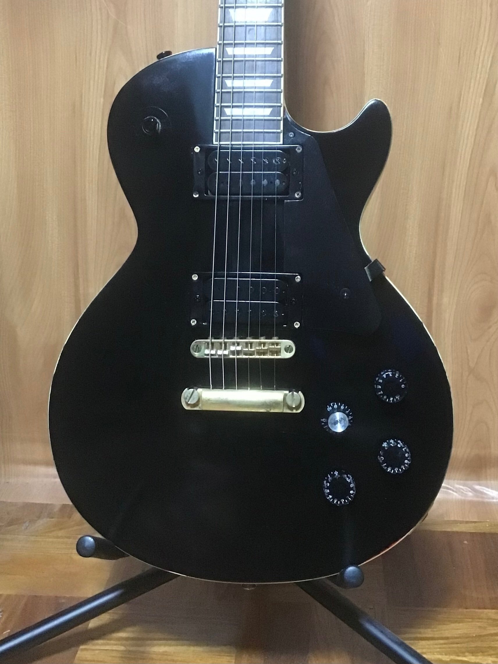 DIY]格安ギターをブラックのレスポール・タイプに。。。｜GiSAIONE