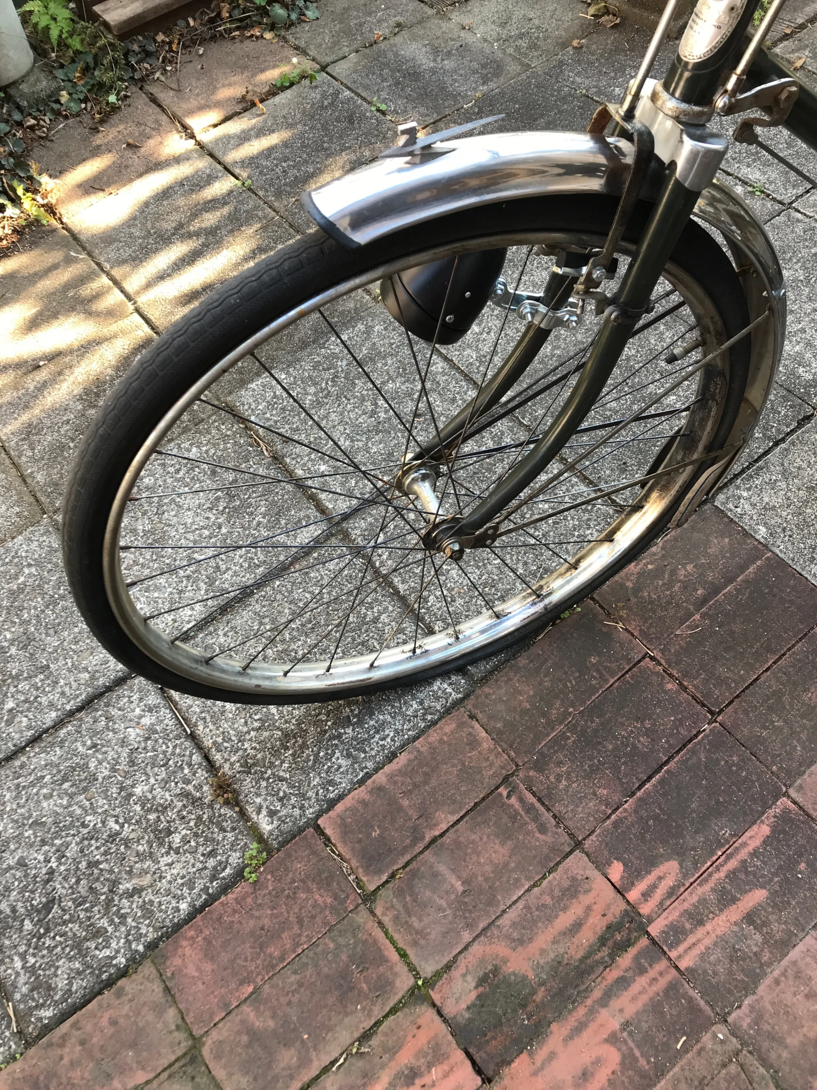 チャリ日記 ゼブラケンコー号のタイヤ交換1｜えんどうえこ