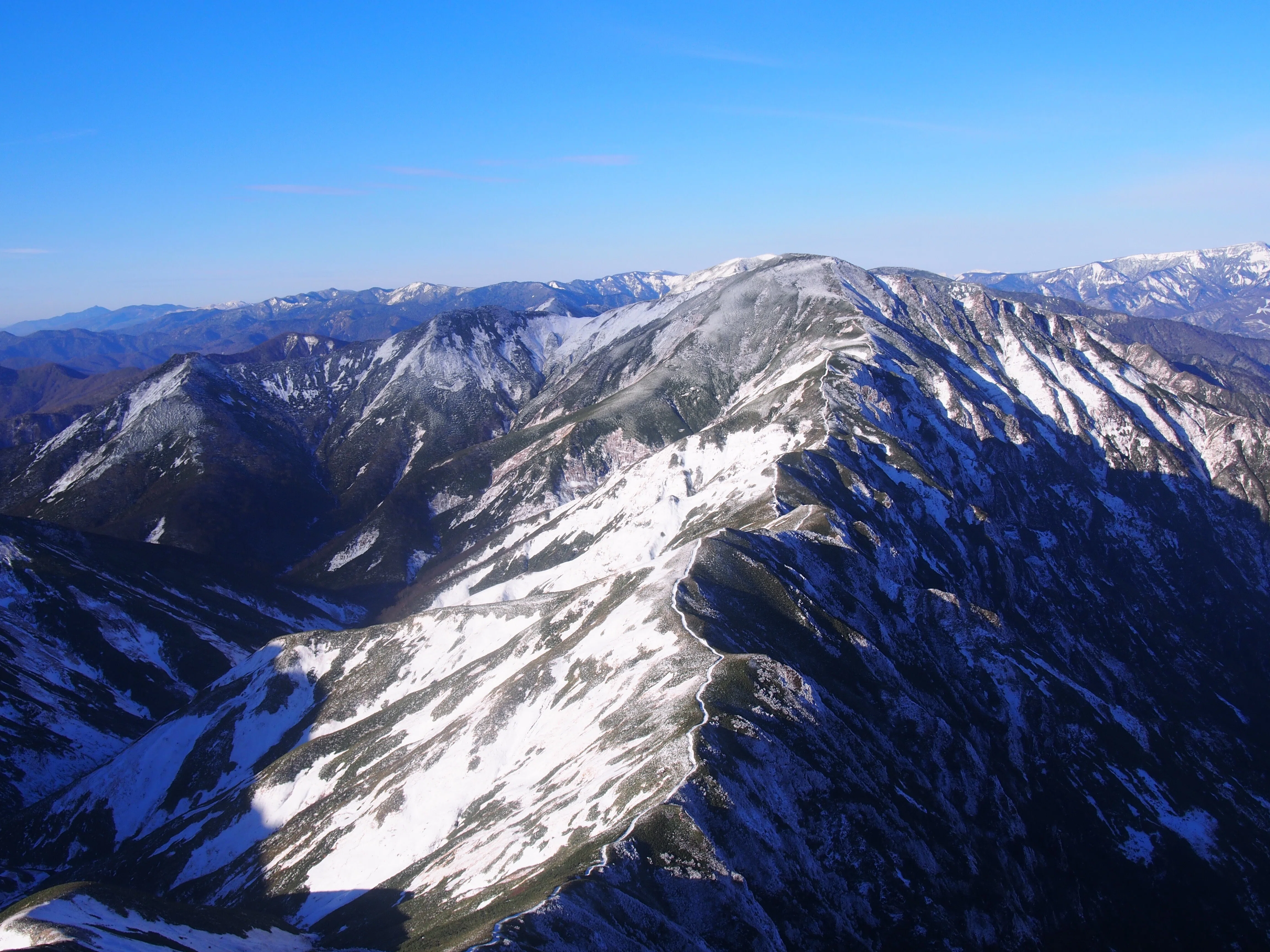朝日連峰水源の沢 朝日連峰水源の沢 山形朝日連峰縦走3日間【大鳥池・以東岳】幻の