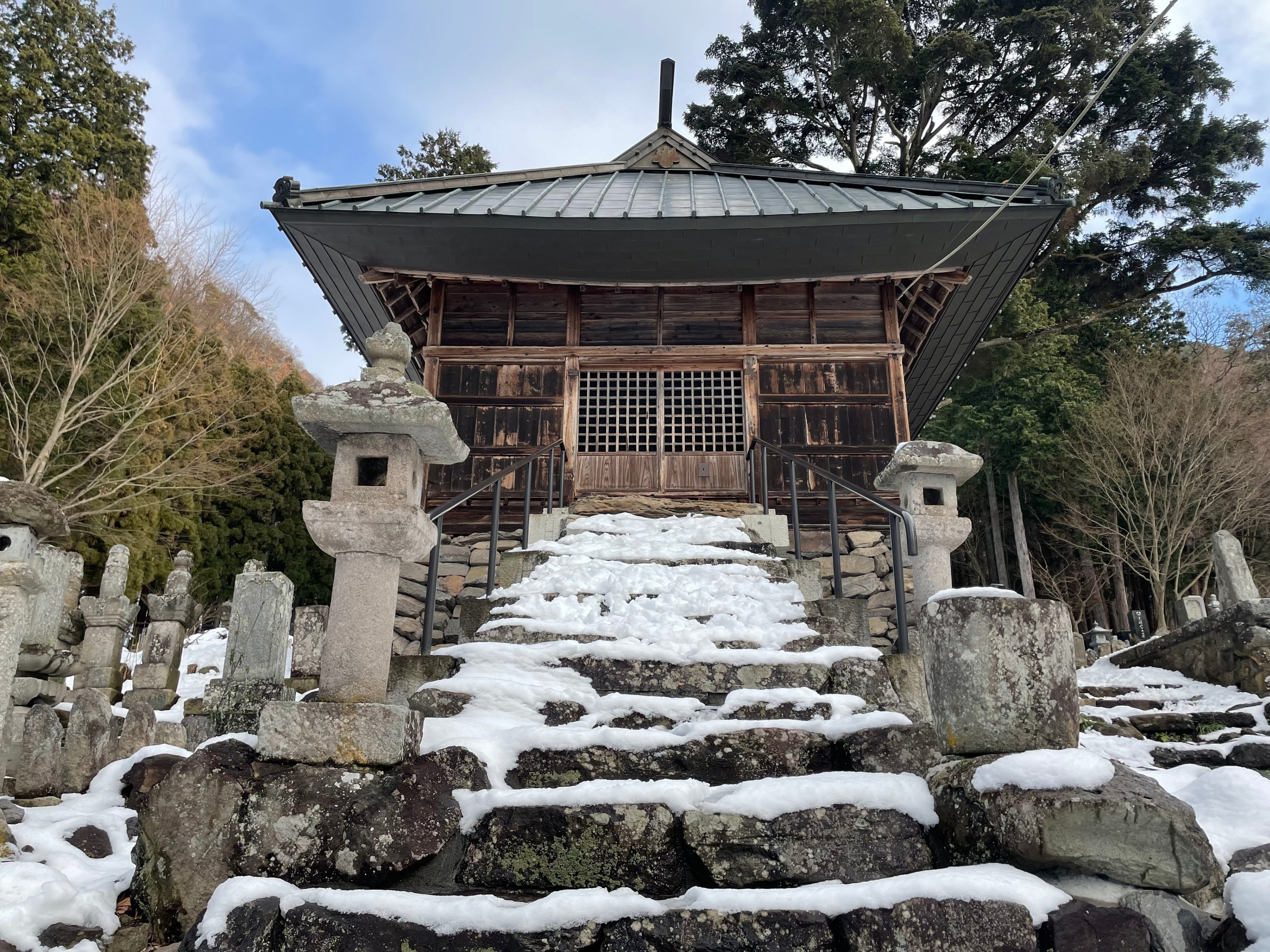 葛飾北斎の天井画で知られる岩松院にあった、戦国武将・福島正則の立派