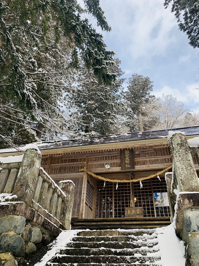 初詣は1月2日に。ご近所の神社へ。いつもの、大好きな場所。いつも見守ってくださり、ありがとうございます。