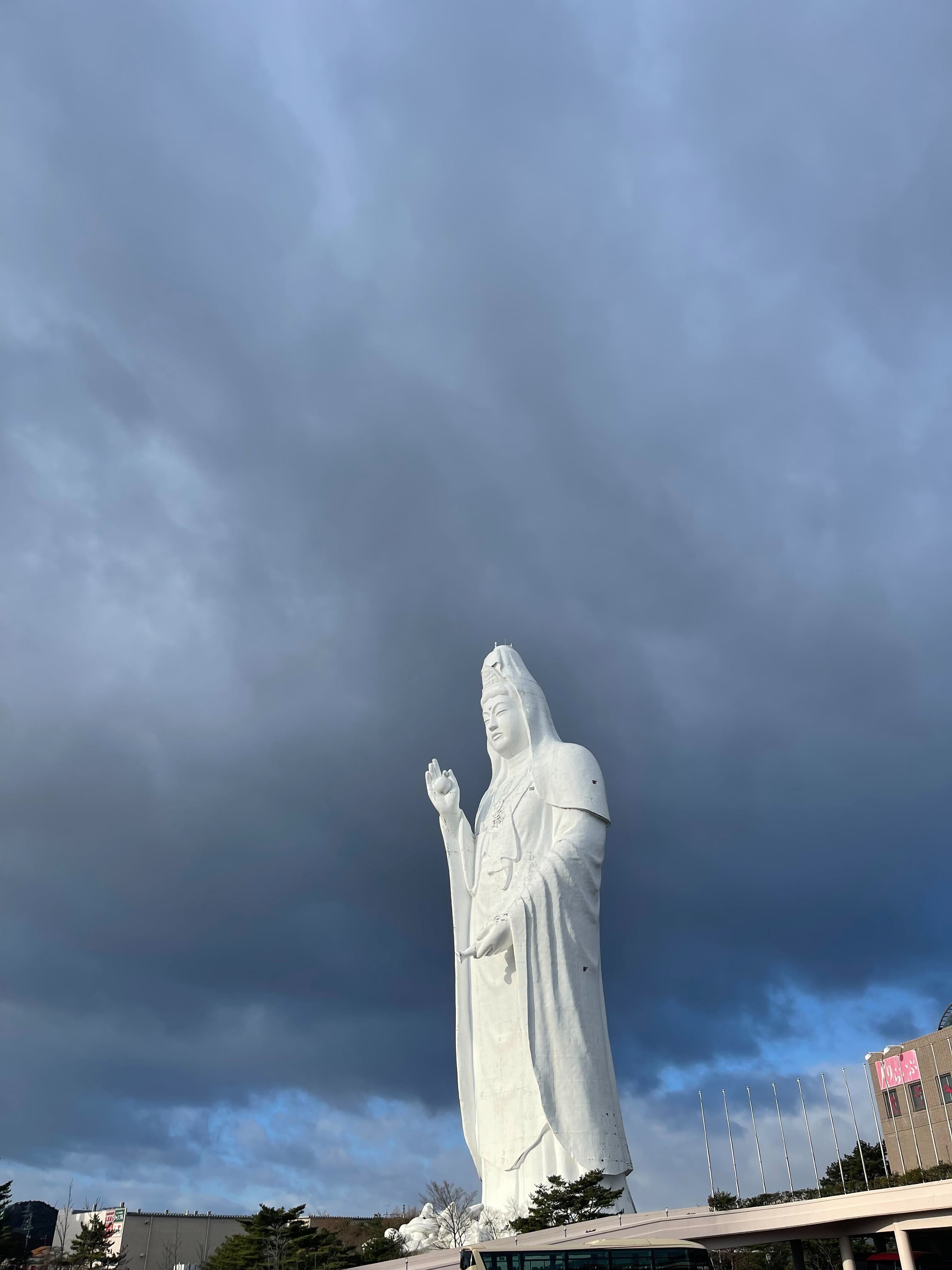 極上　特大　観音置物　1495g(台込) トトウ　東な7-0907☆2F 極上 特大 観音置物 1495g(台込) トトウ 東な7-0907☆2F