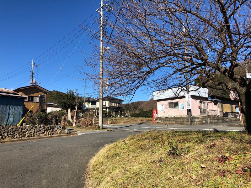 山と歴史の連なる道　三増峠の戦い　県道との合流点