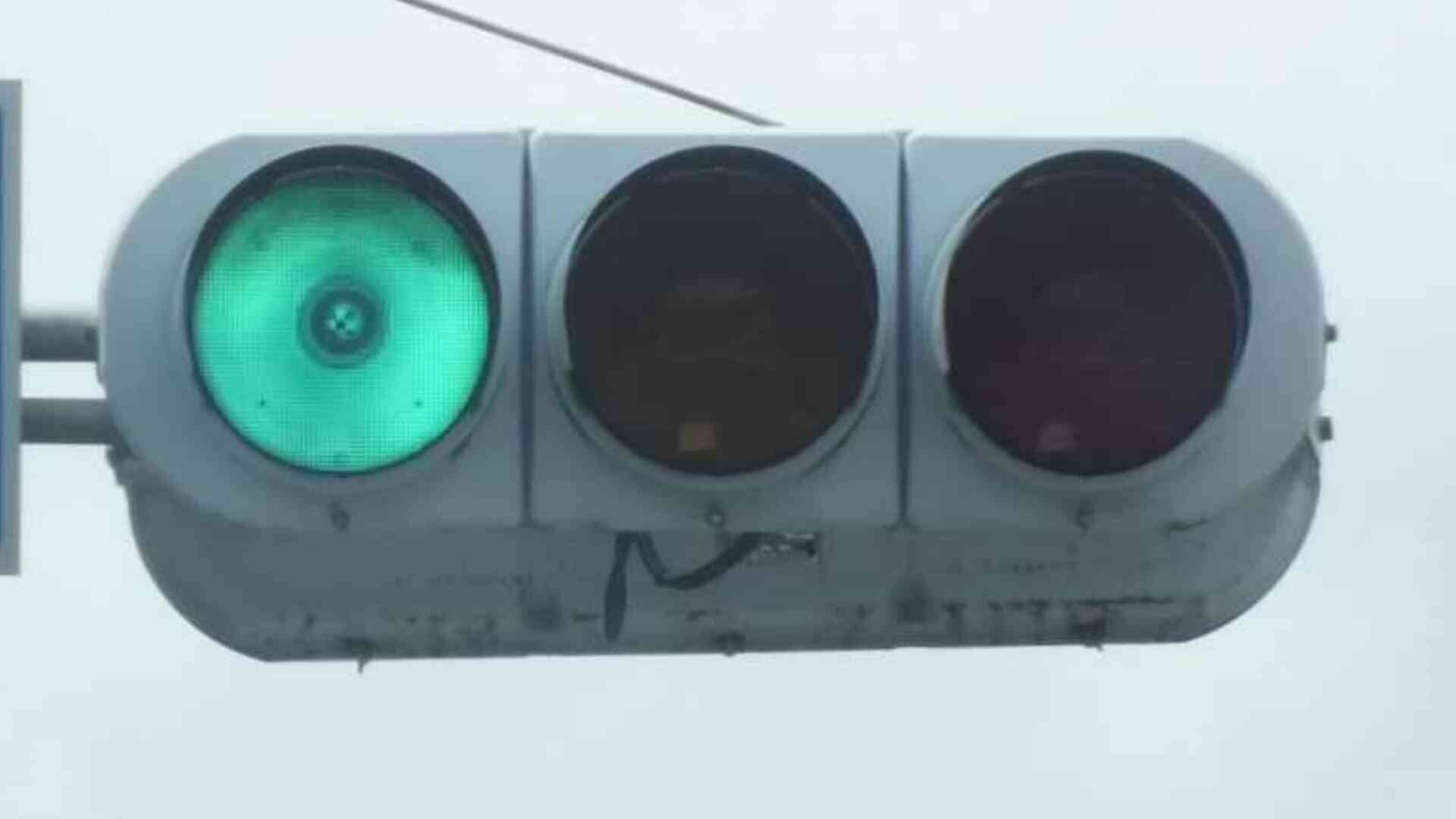 常陸大宮市下町「上町東」で撮影したオール信号電材厚型多眼レンズ