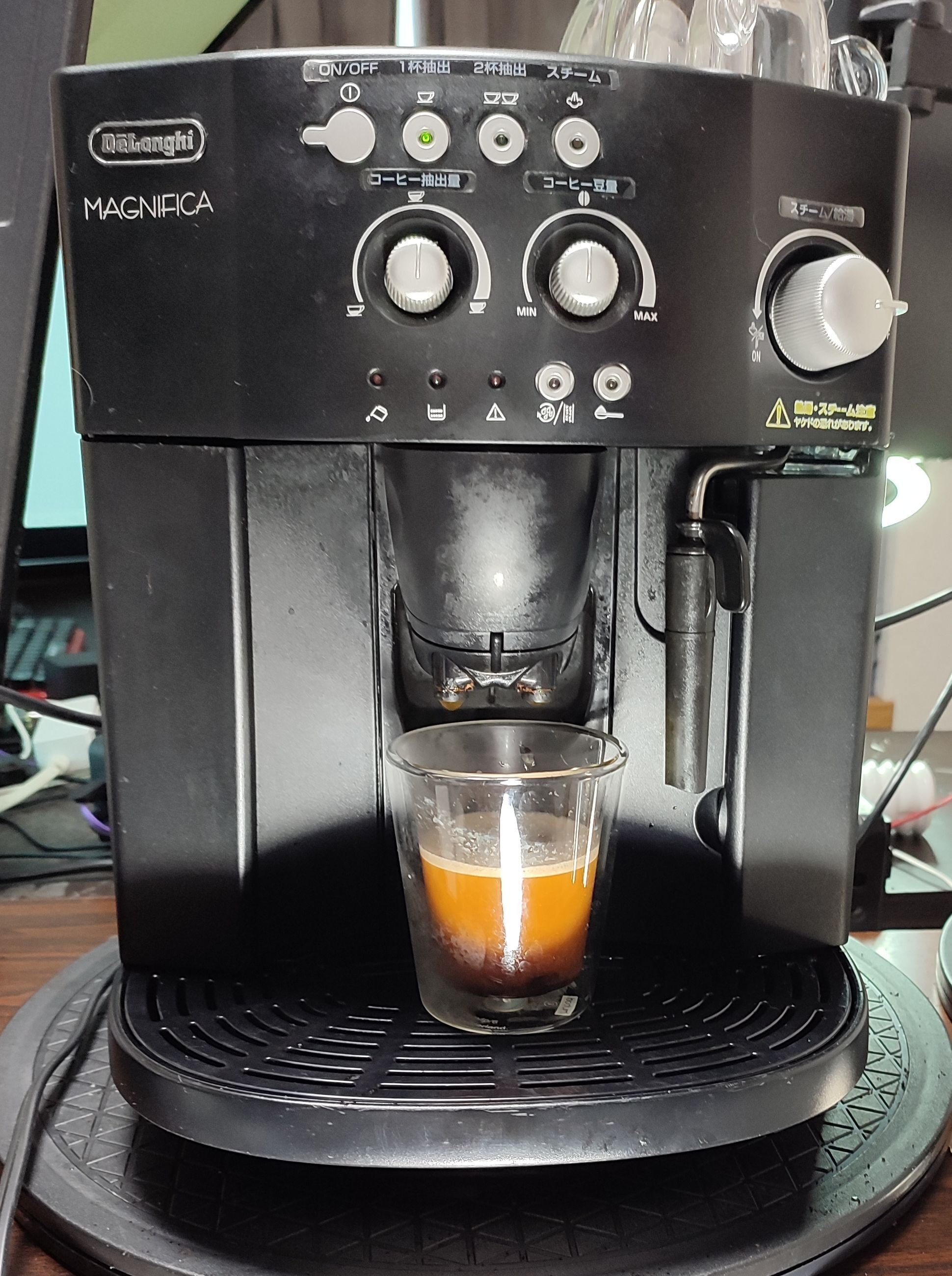 デロンギ 全自動コーヒーマシン ESAM1000SJ コーヒーメーカー - 生活家電