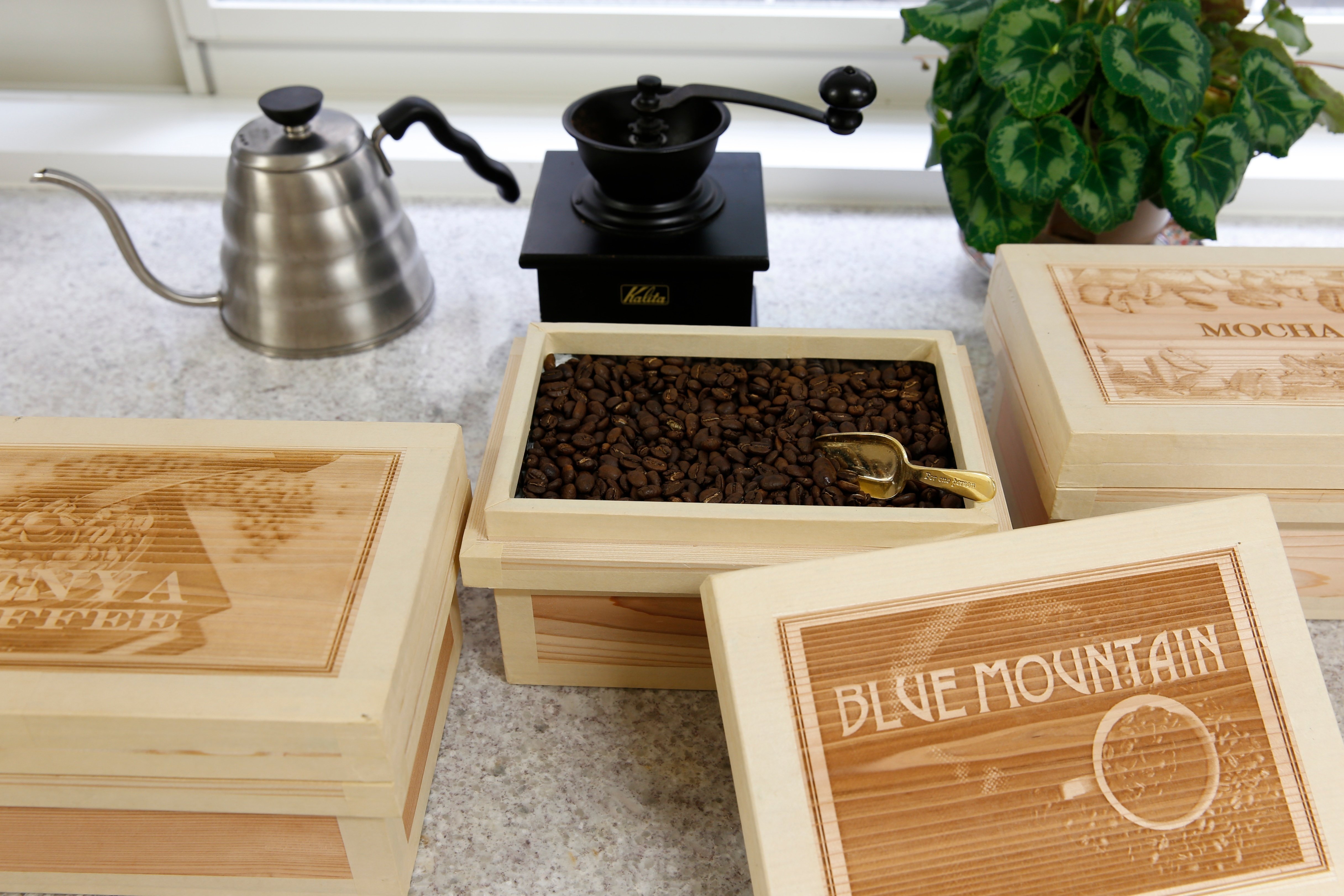 職人技の光る古きよきものを新しく使う 「インテリア茶箱