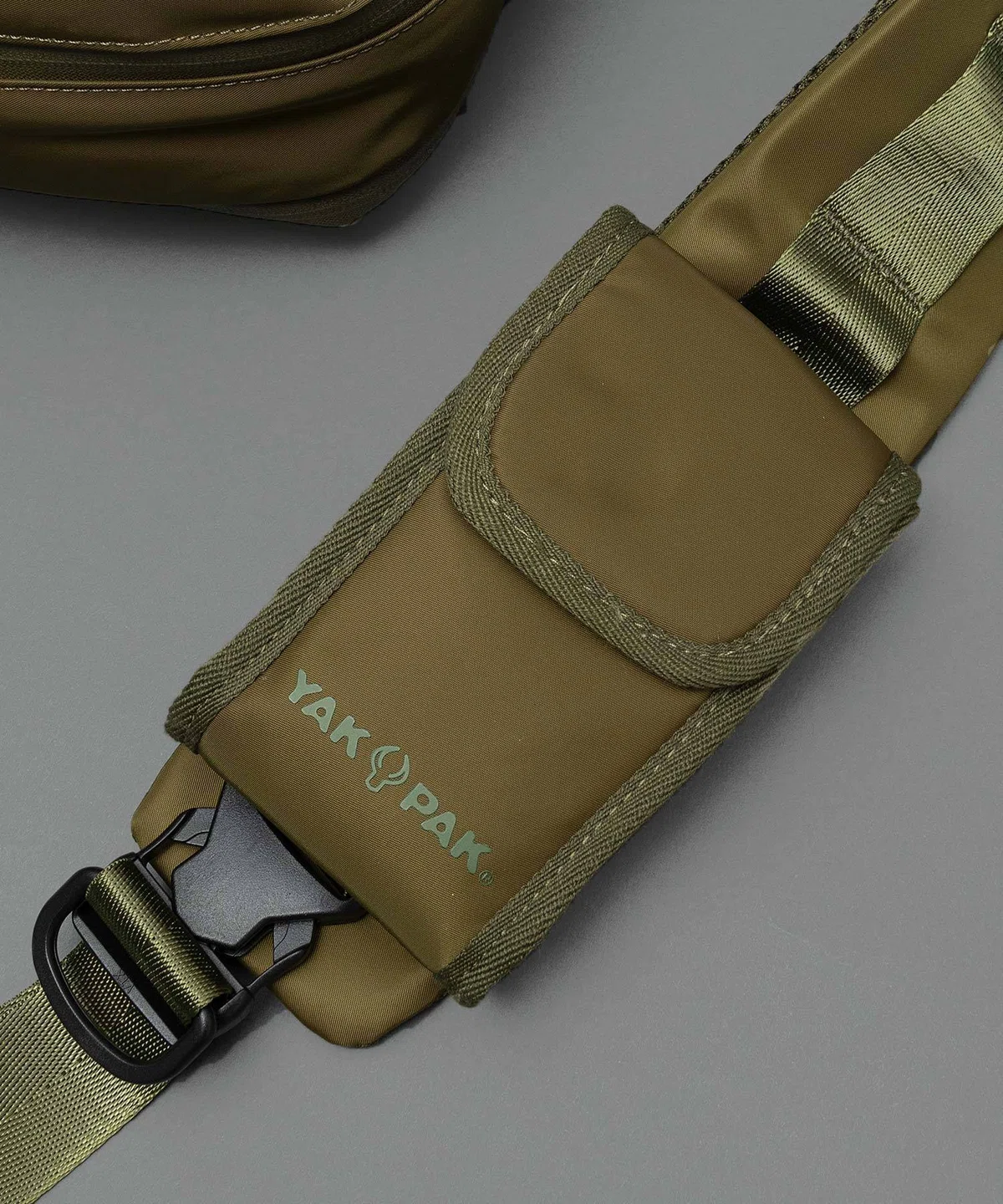 KANYE WEST カニエ ウェストも着用！【 YAK PAK / ヤックパック 