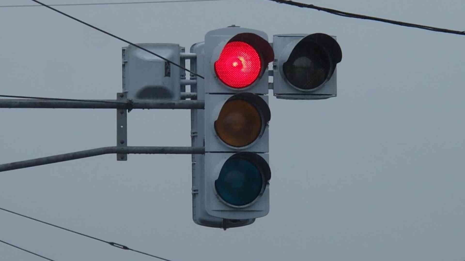 小糸工業製 車両用交通信号機 矢印信号機