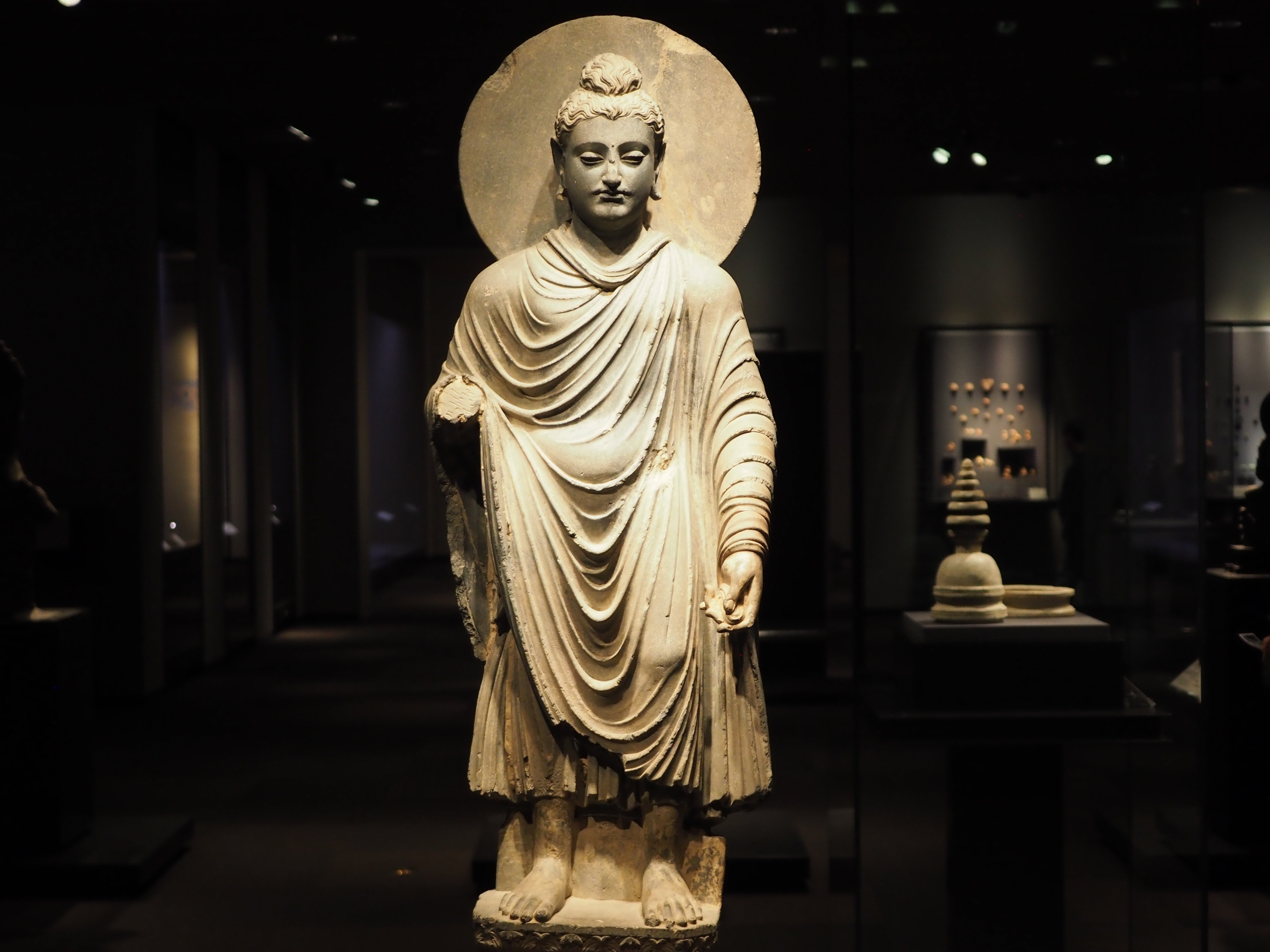トーハクのイケメン仏像……顔の彫りが深い！ @東京国立博物館｜かわかわ