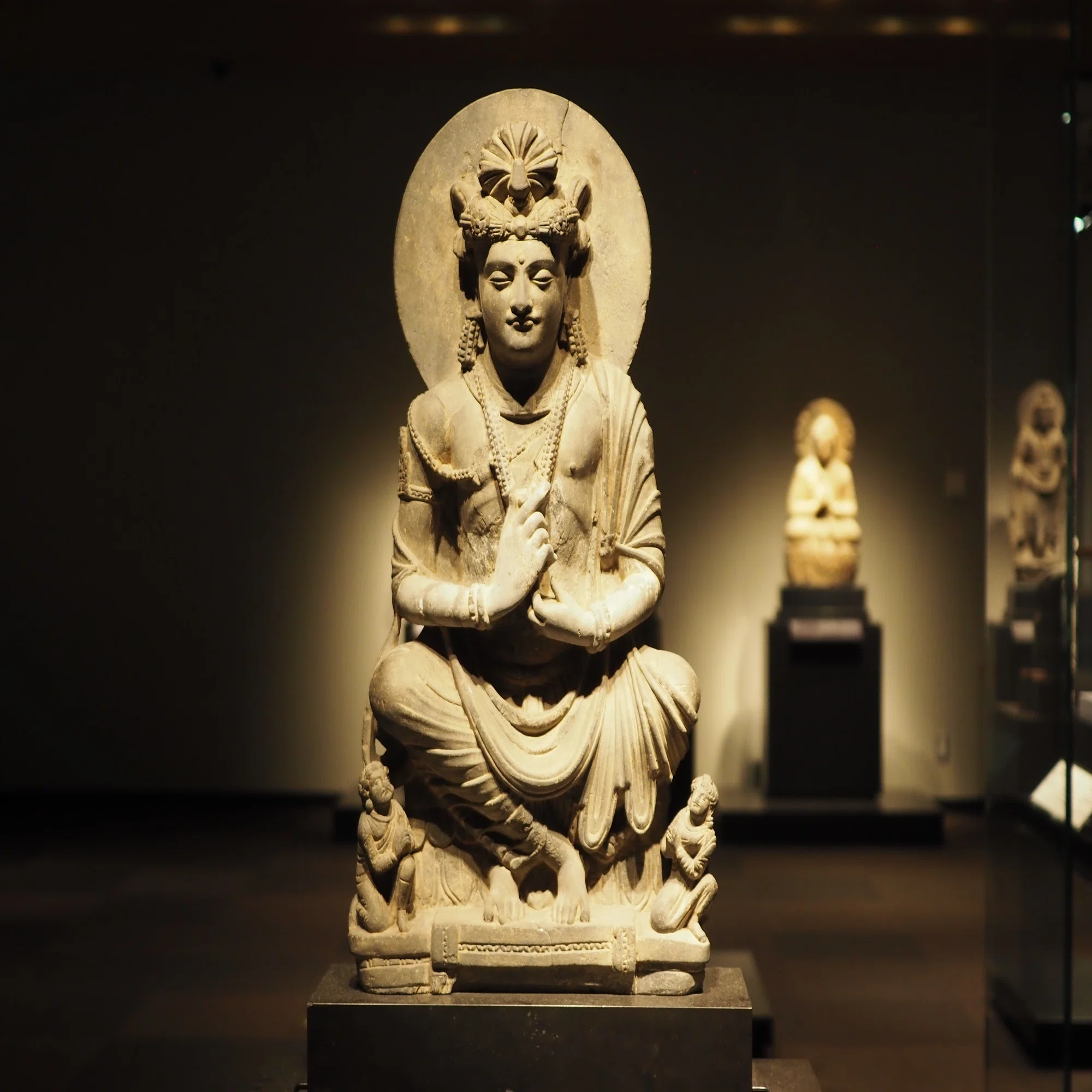 トーハクのイケメン仏像……顔の彫りが深い！ @東京国立博物館｜かわかわ