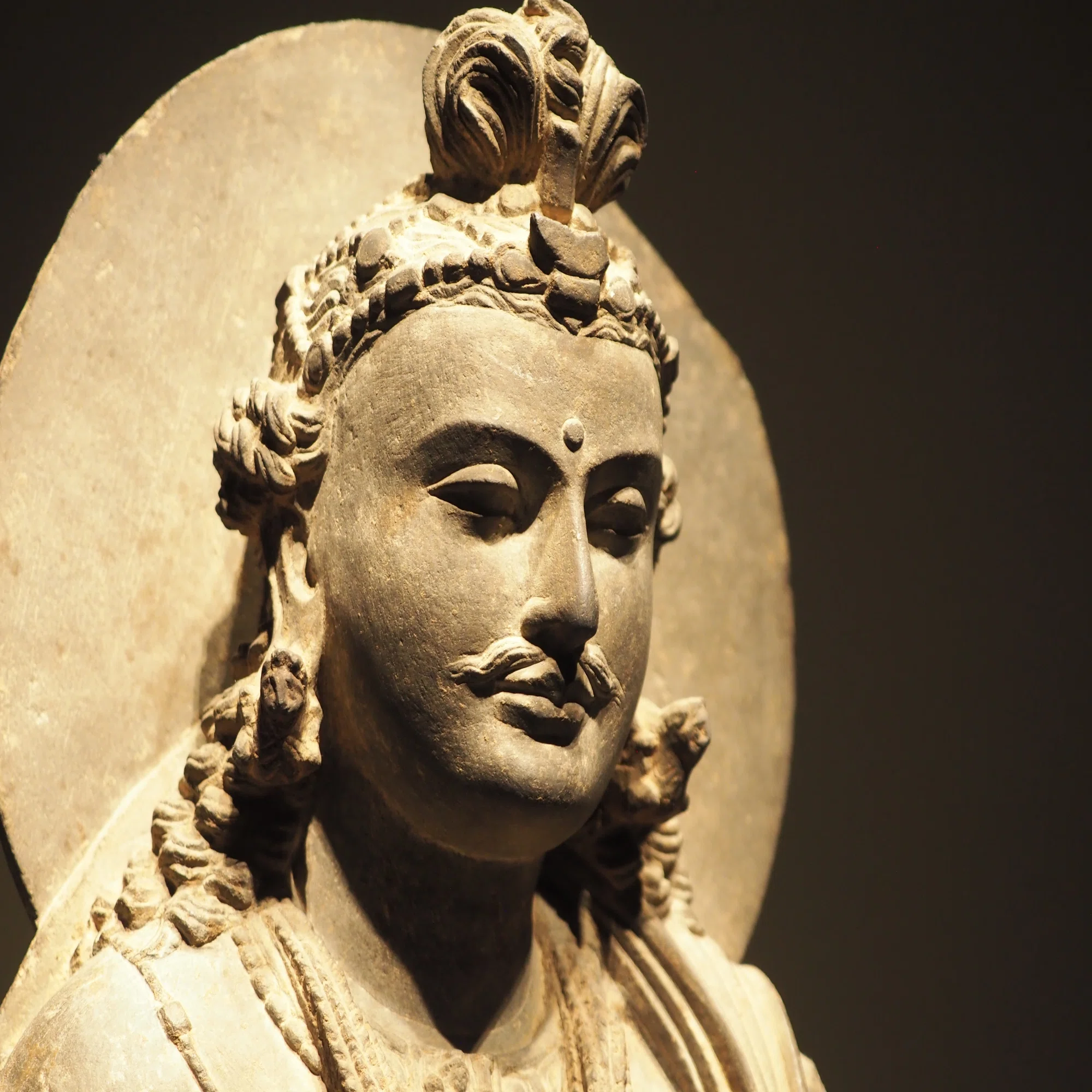 トーハクのイケメン仏像……顔の彫りが深い！ @東京国立博物館｜かわかわ
